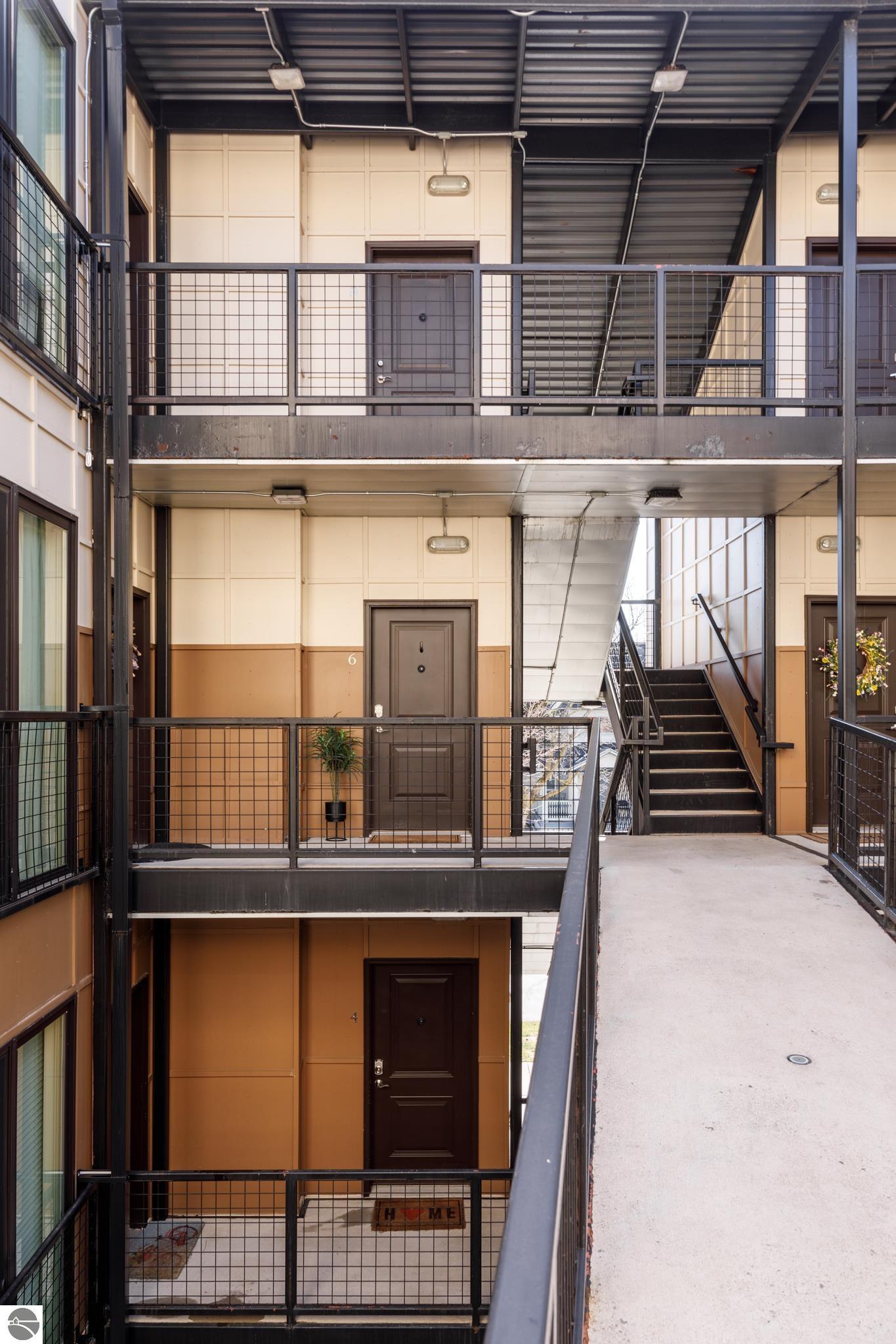 119 E Eighth Street # 6