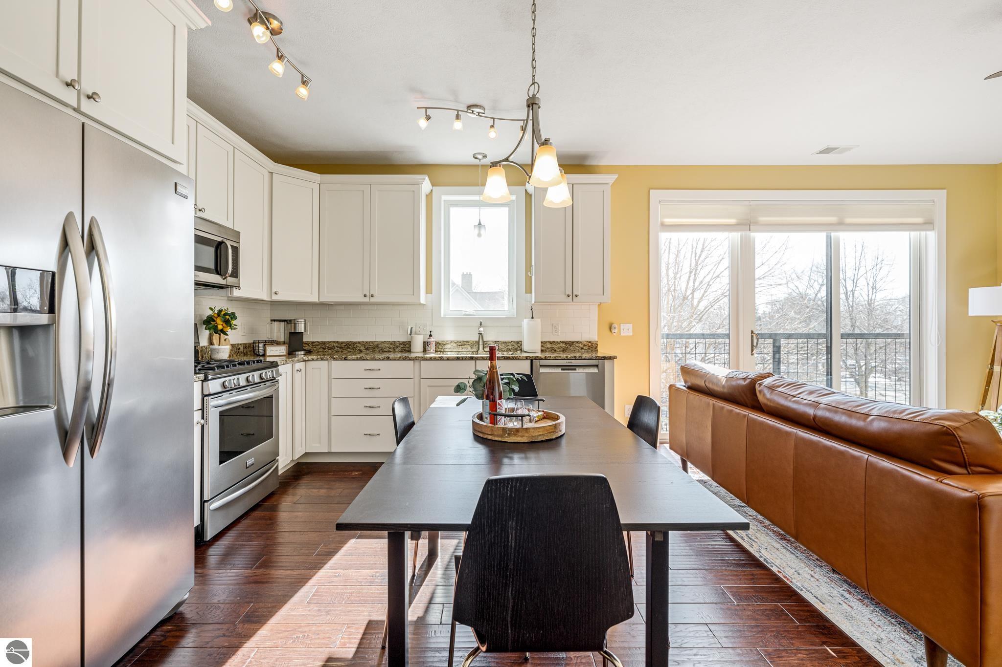 119 E Eighth Street # 6