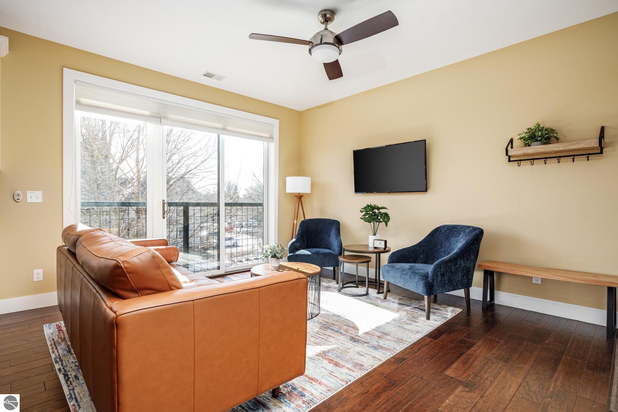 119 E Eighth Street # 6