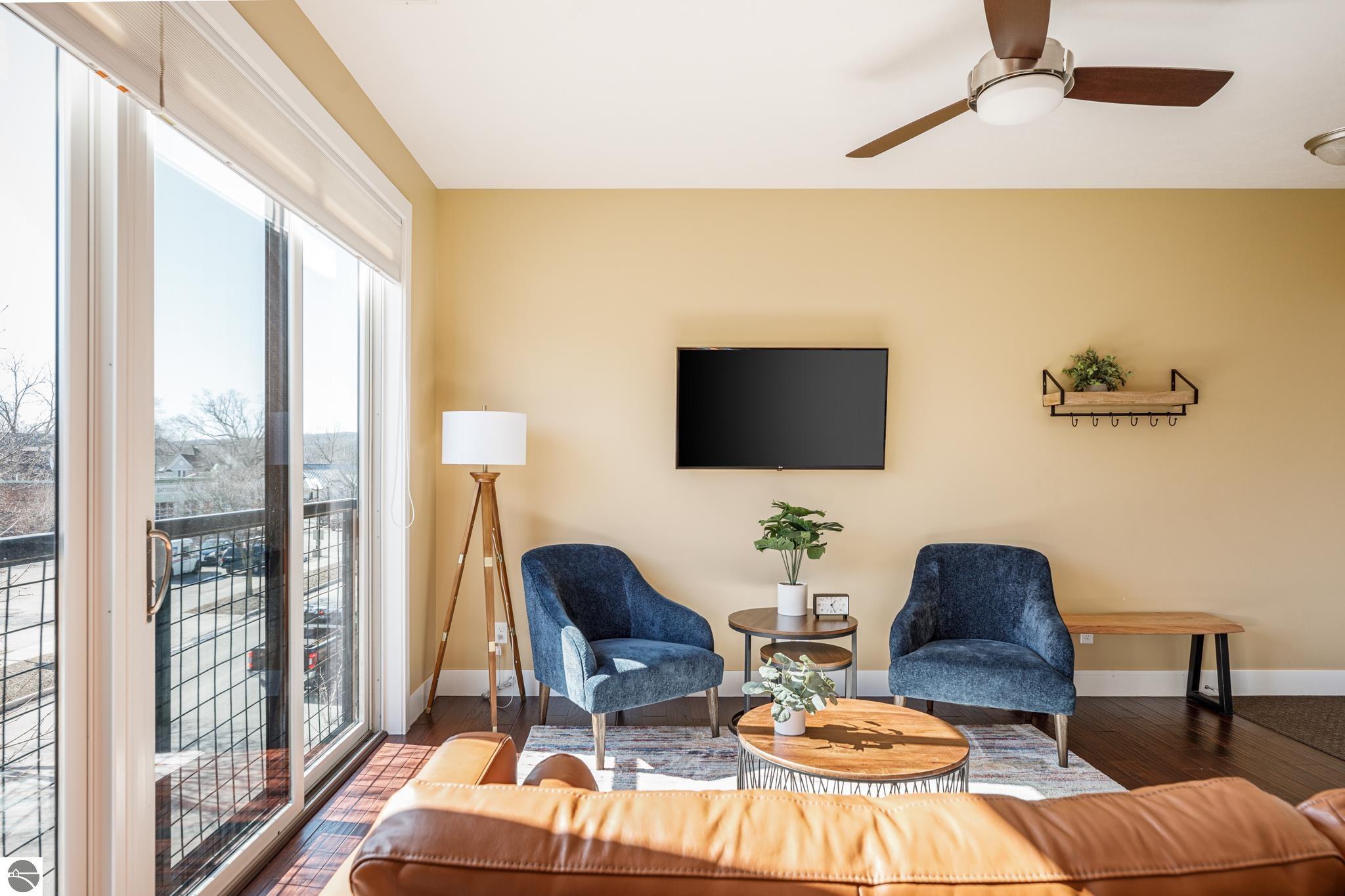 119 E Eighth Street # 6