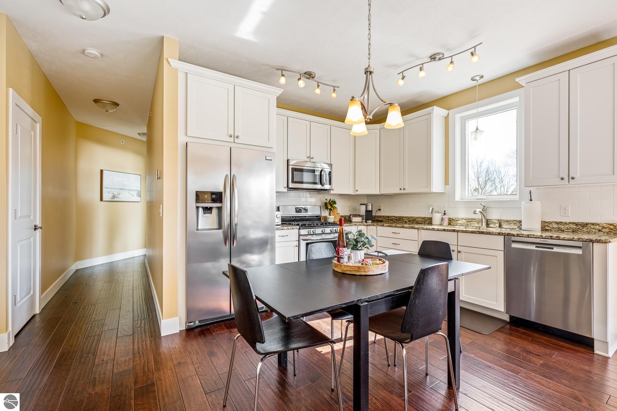 119 E Eighth Street # 6