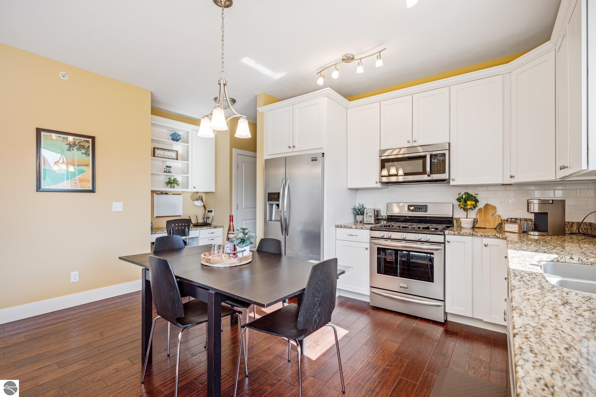 119 E Eighth Street # 6