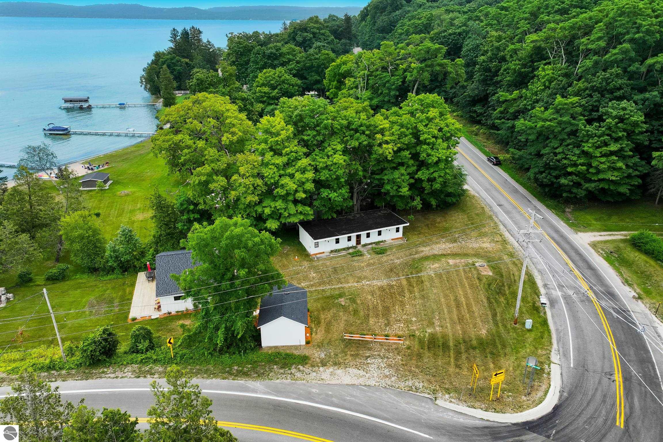 8489 S Glen Lake Road