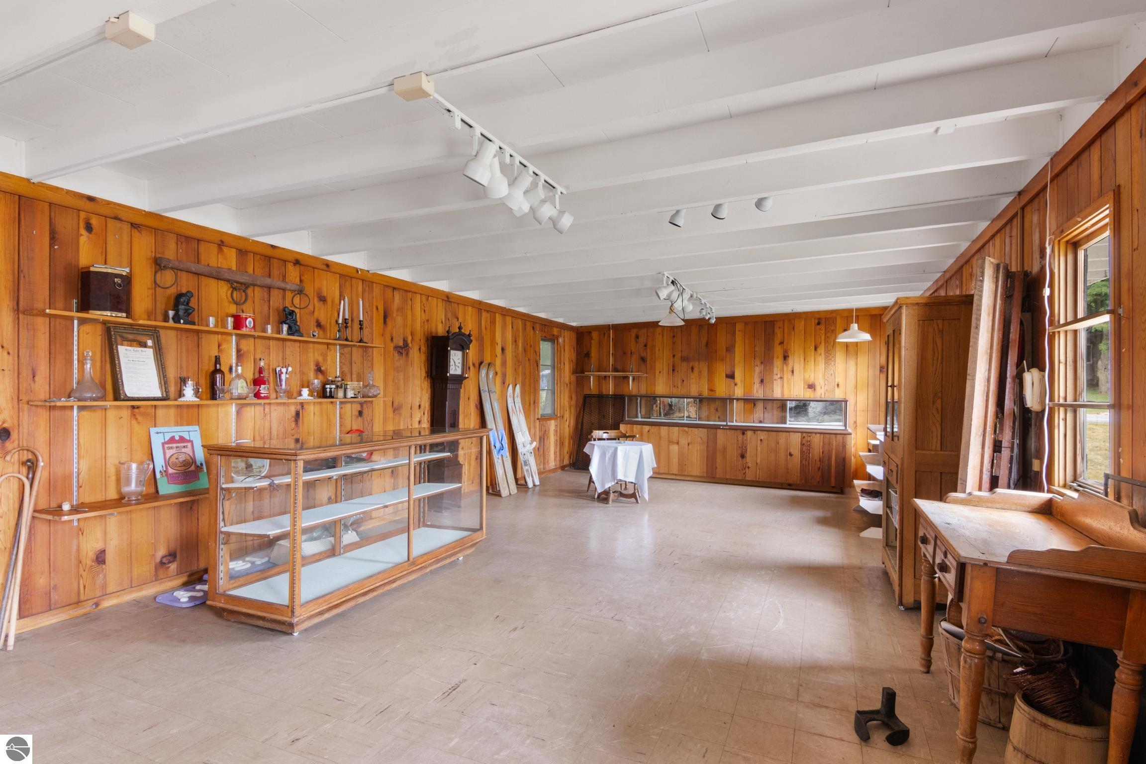 8489 S Glen Lake Road