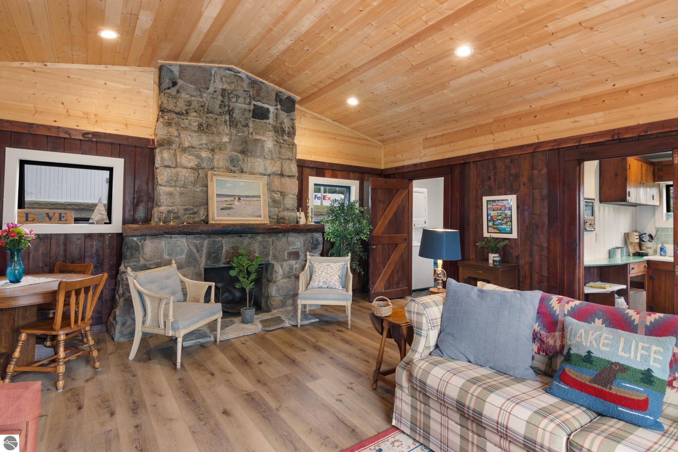 8489 S Glen Lake Road