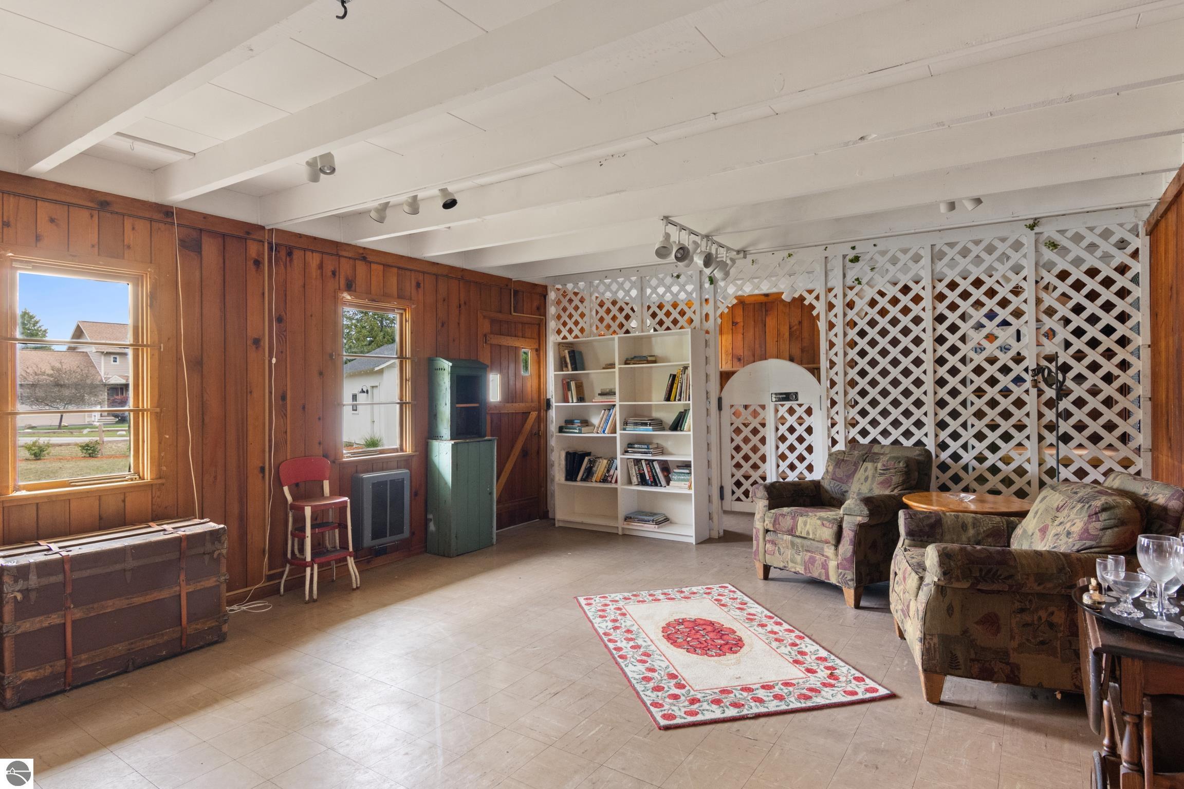 8489 S Glen Lake Road