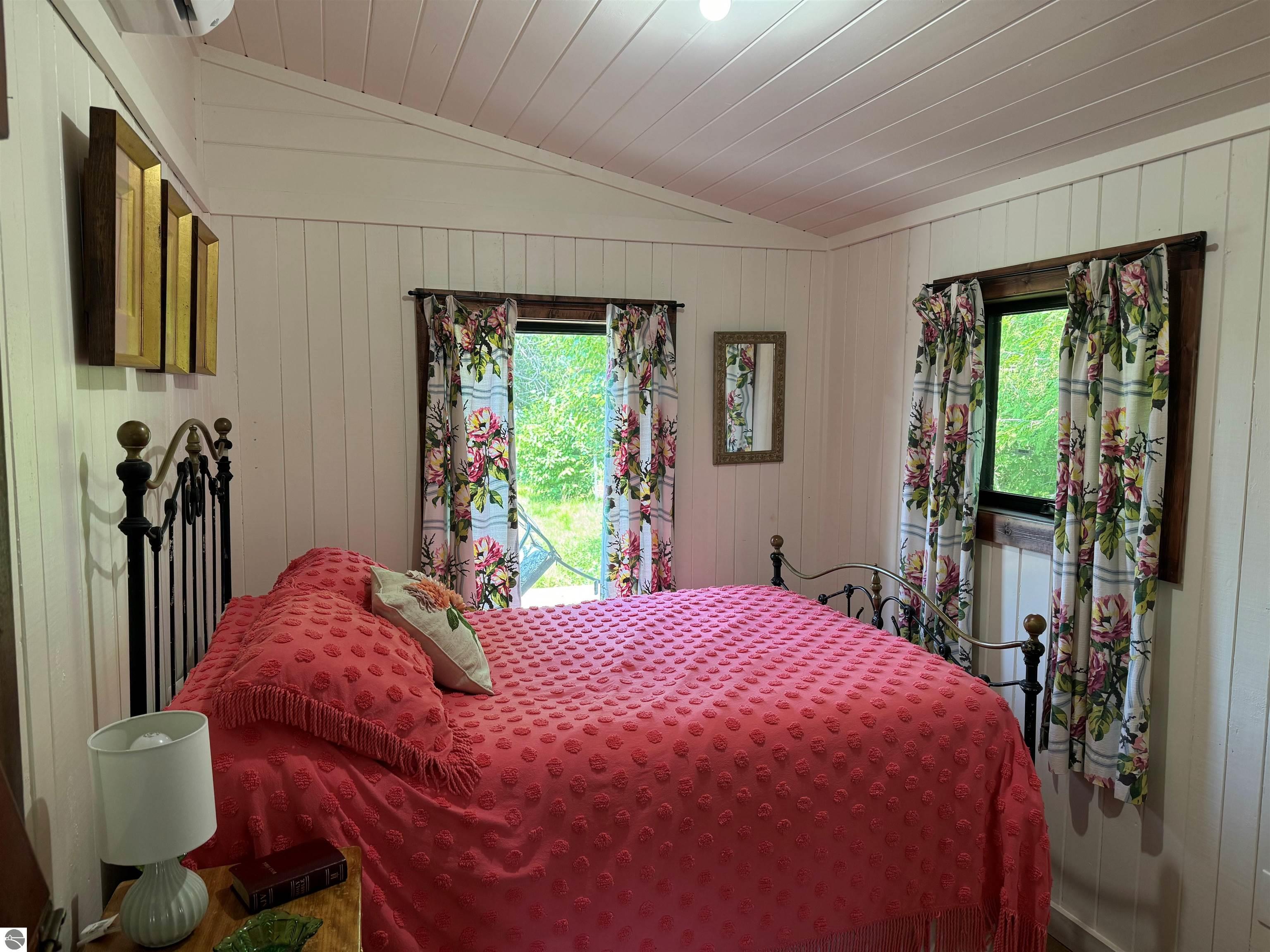 8489 S Glen Lake Road