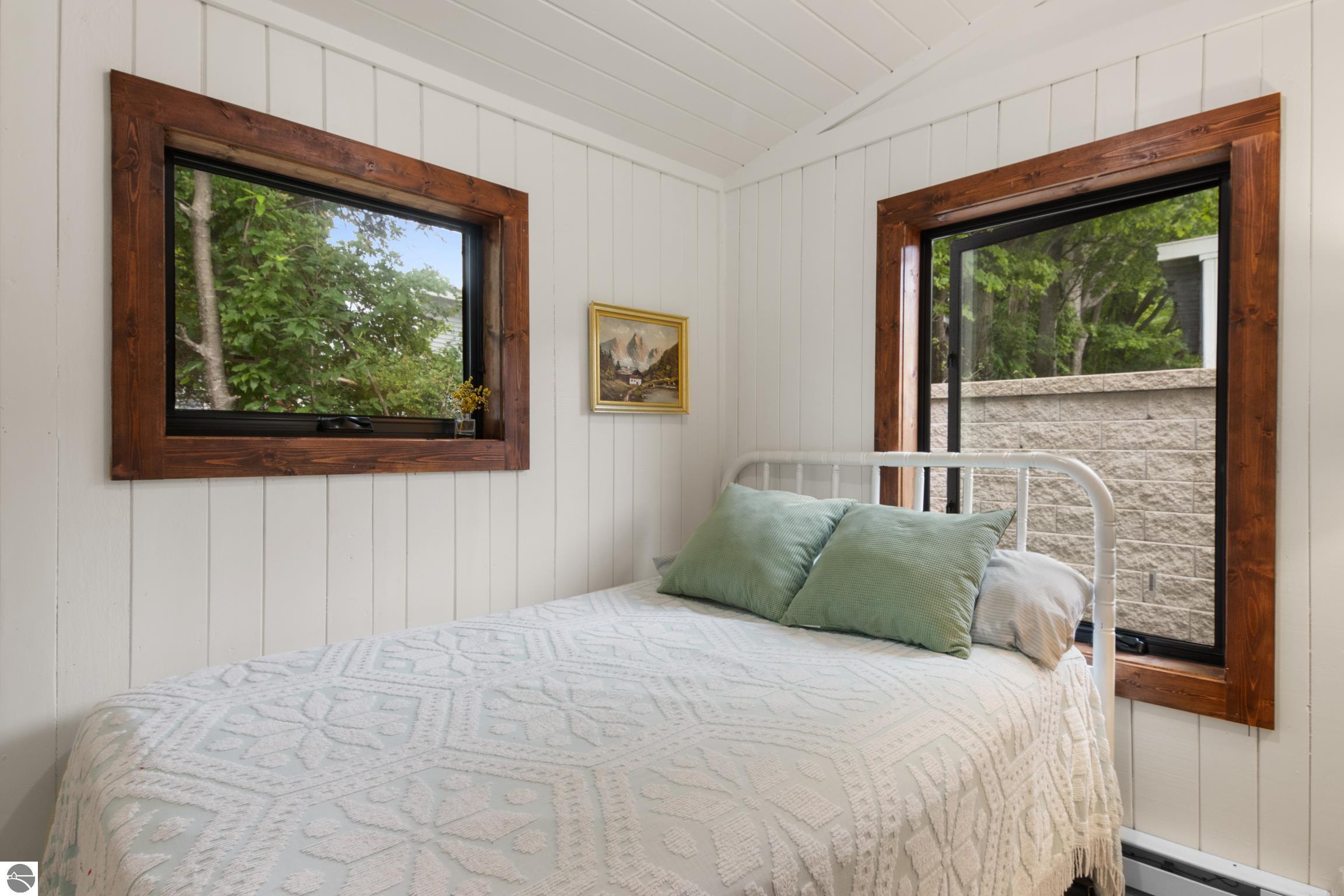 8489 S Glen Lake Road