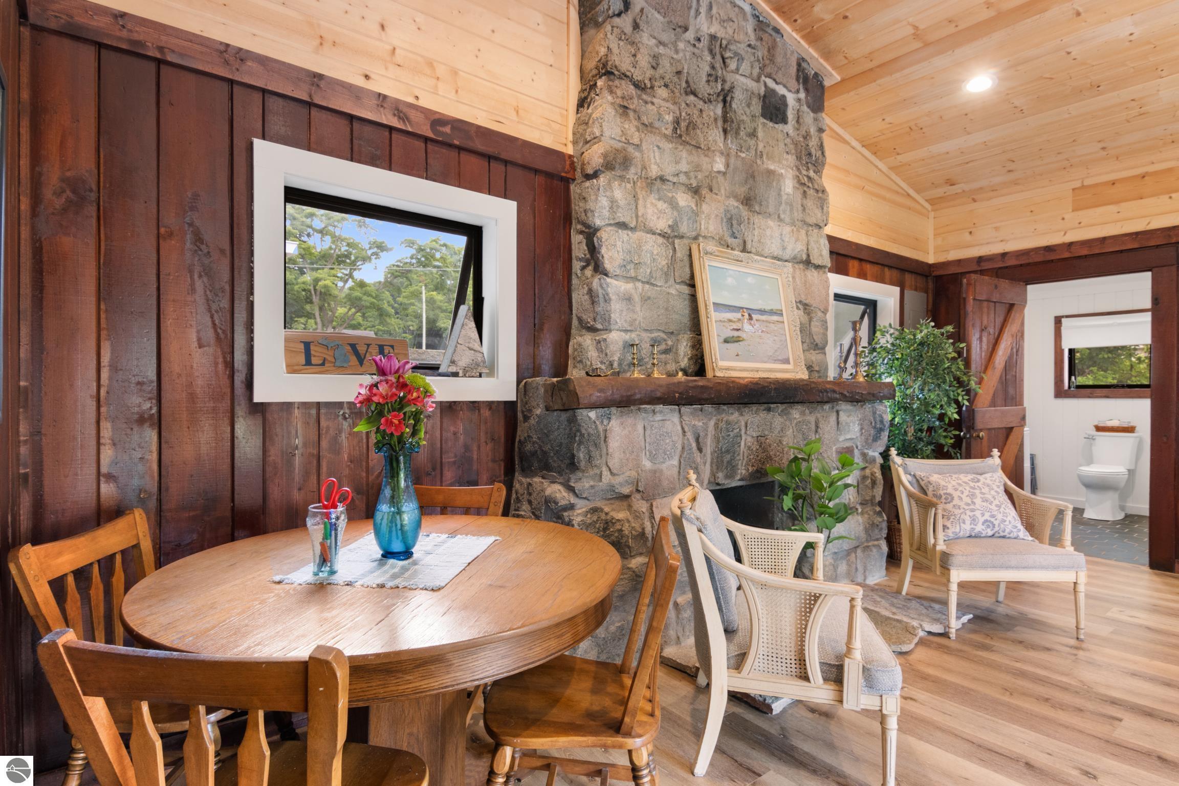 8489 S Glen Lake Road