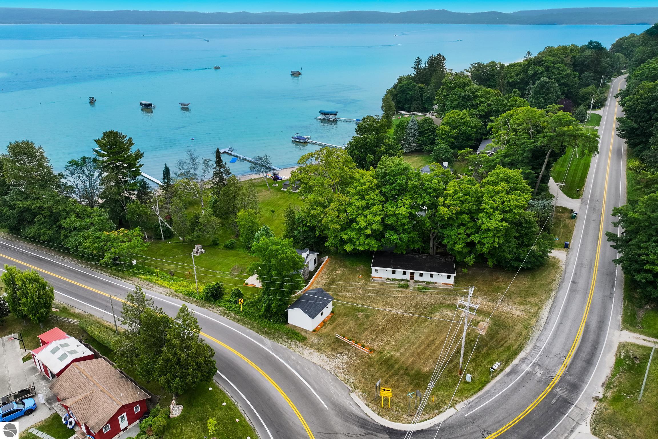 8489 S Glen Lake Road