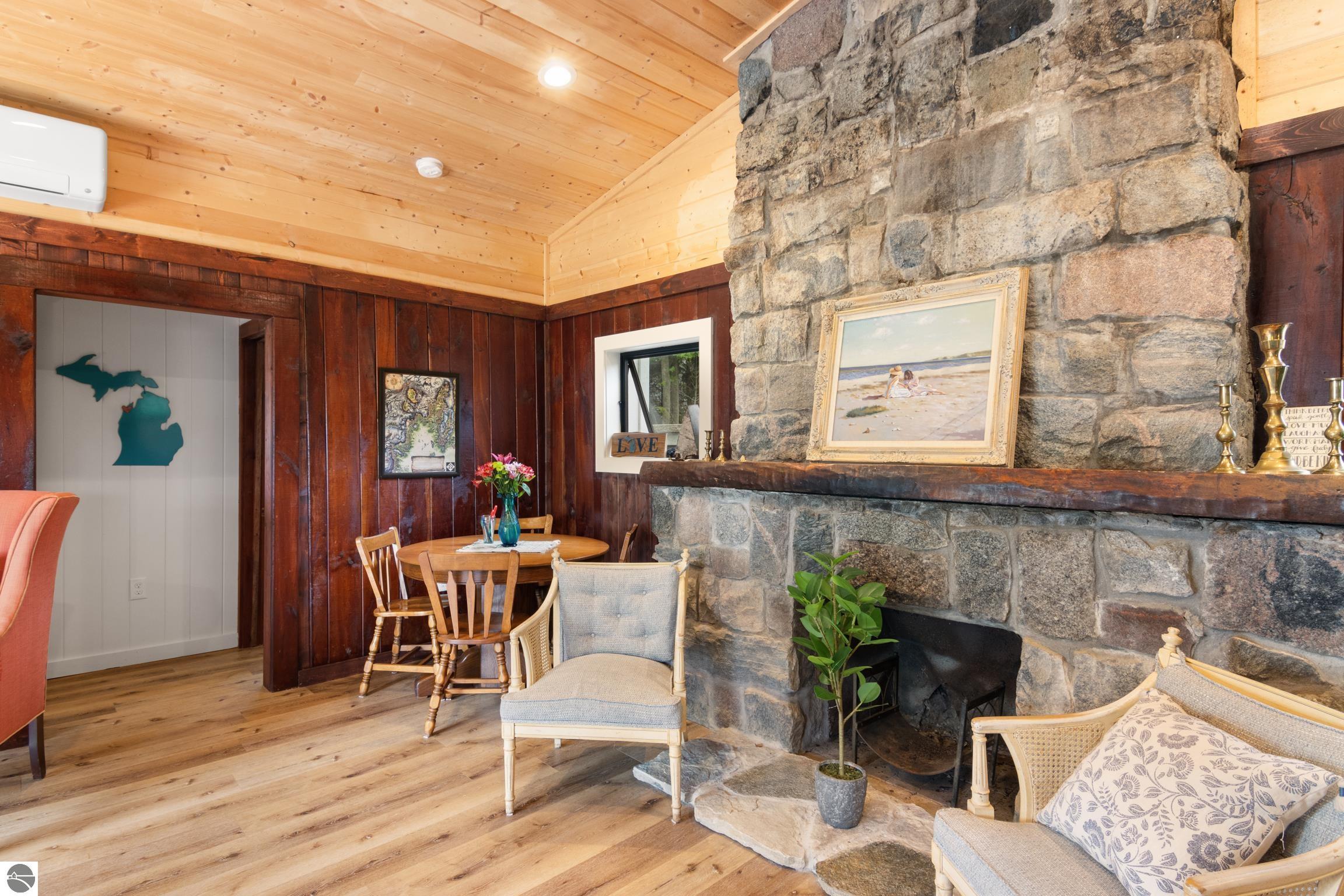 8489 S Glen Lake Road