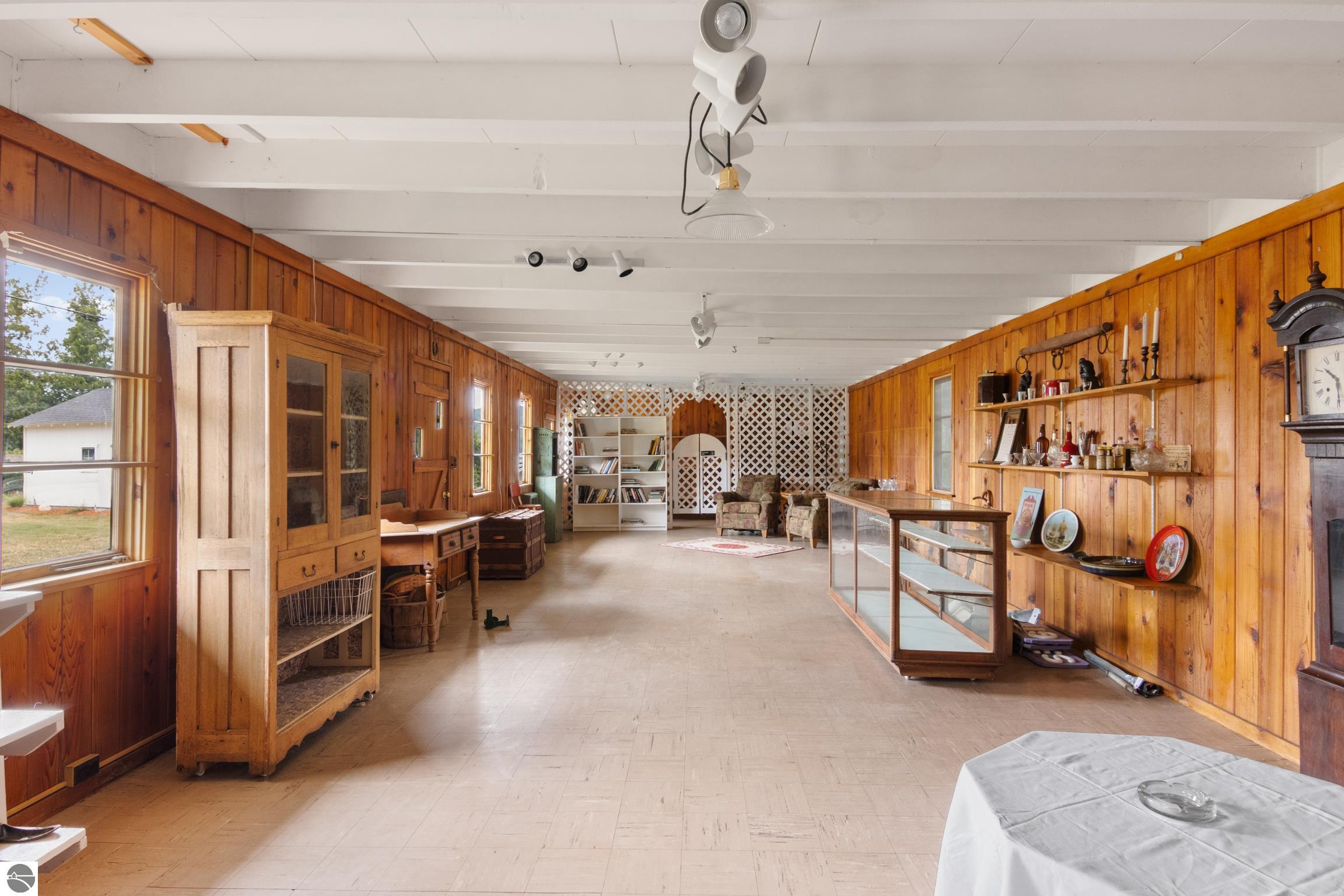 8489 S Glen Lake Road