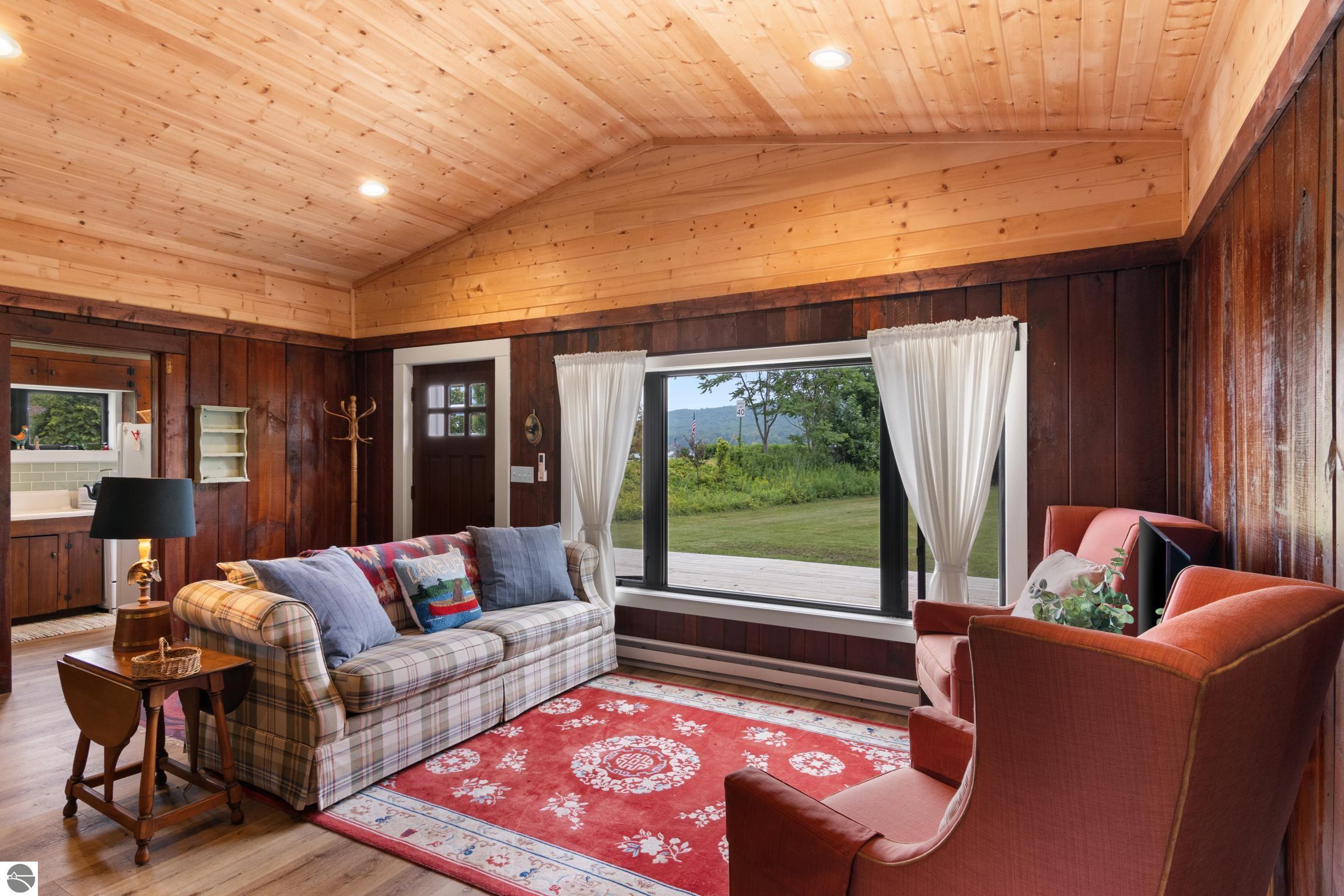 8489 S Glen Lake Road