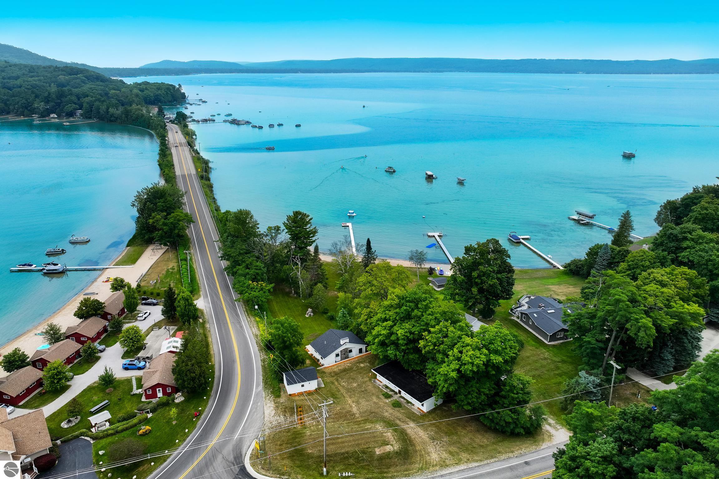 8489 S Glen Lake Road