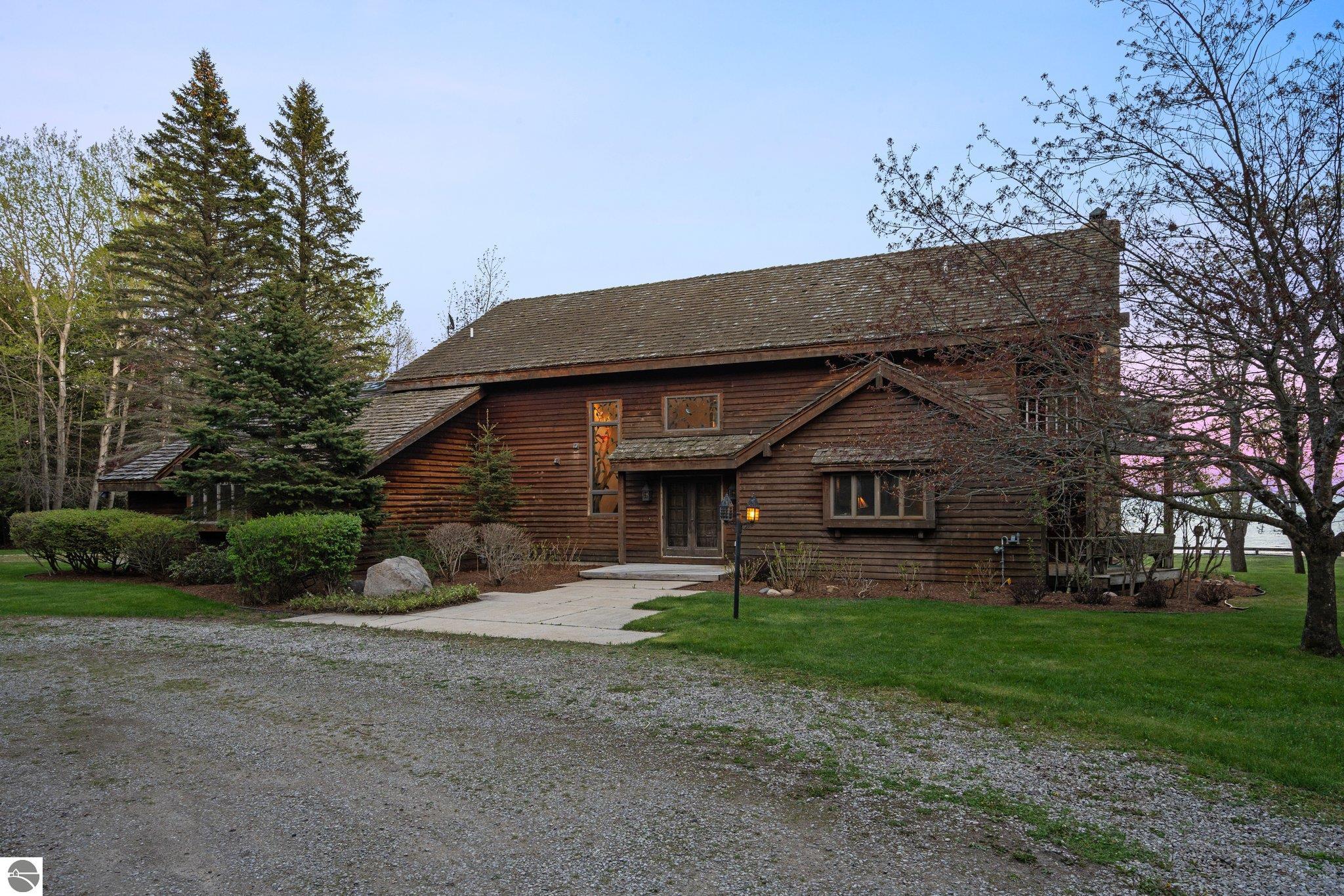 12150 N Seven Pines Road