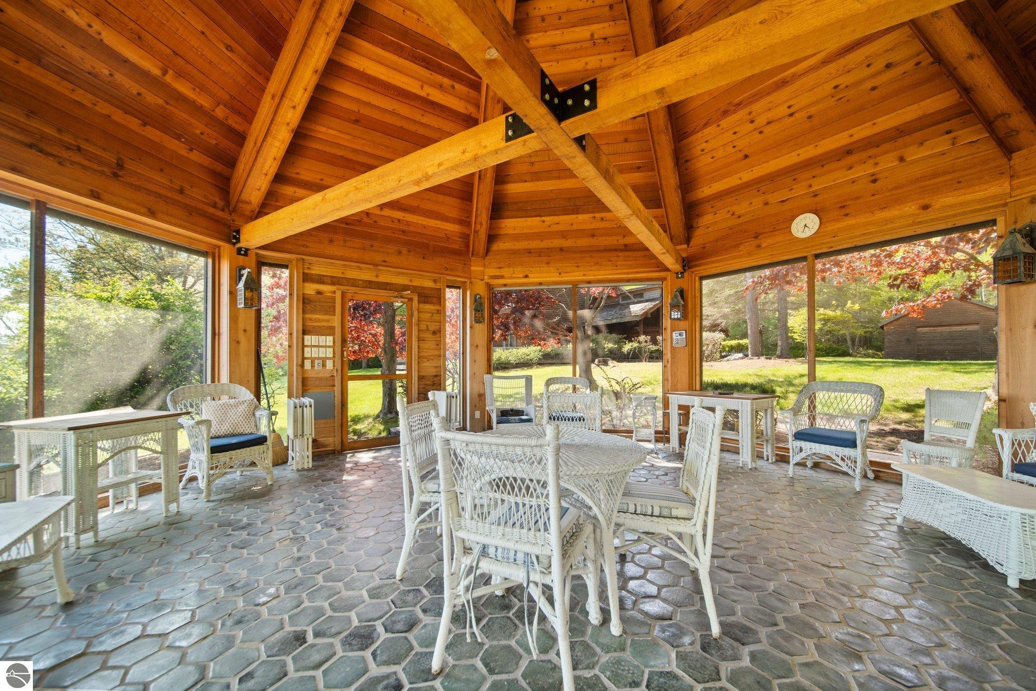 12150 N Seven Pines Road