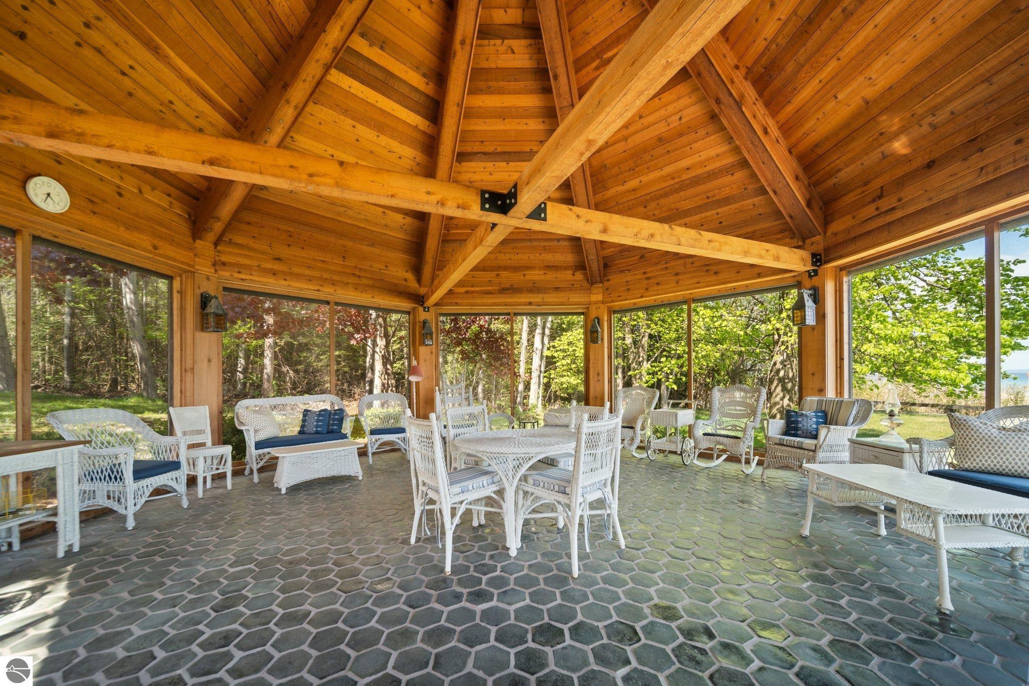12150 N Seven Pines Road