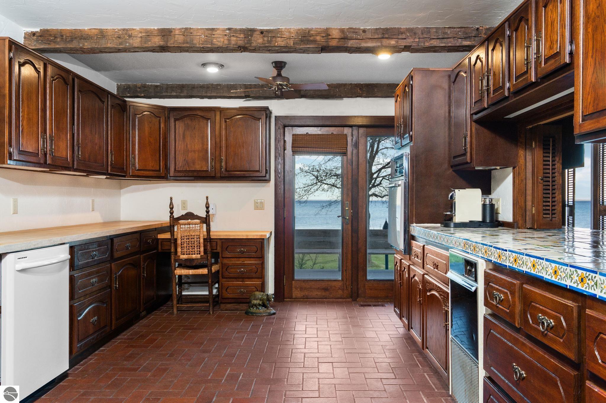 12150 N Seven Pines Road