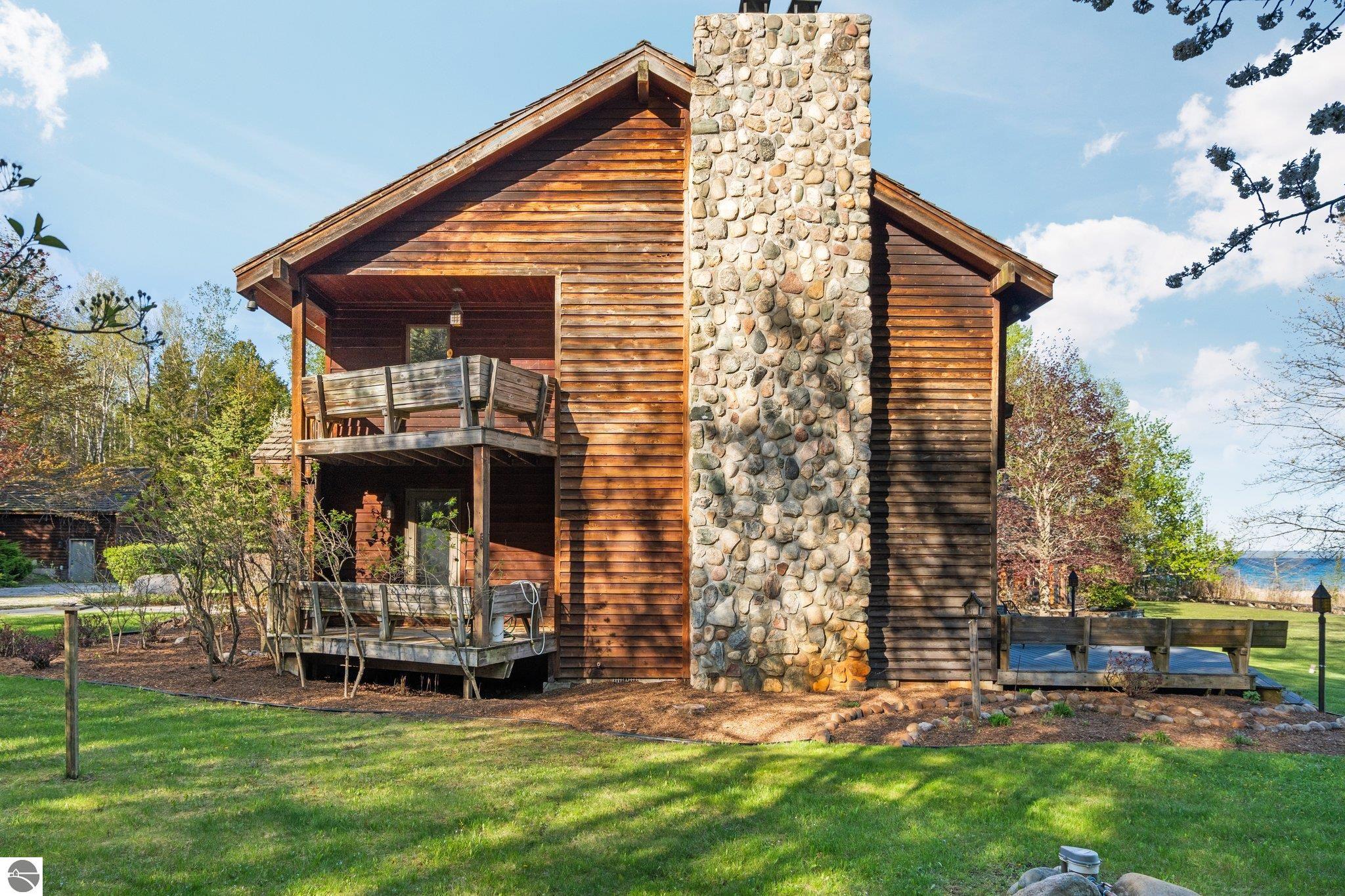 12150 N Seven Pines Road