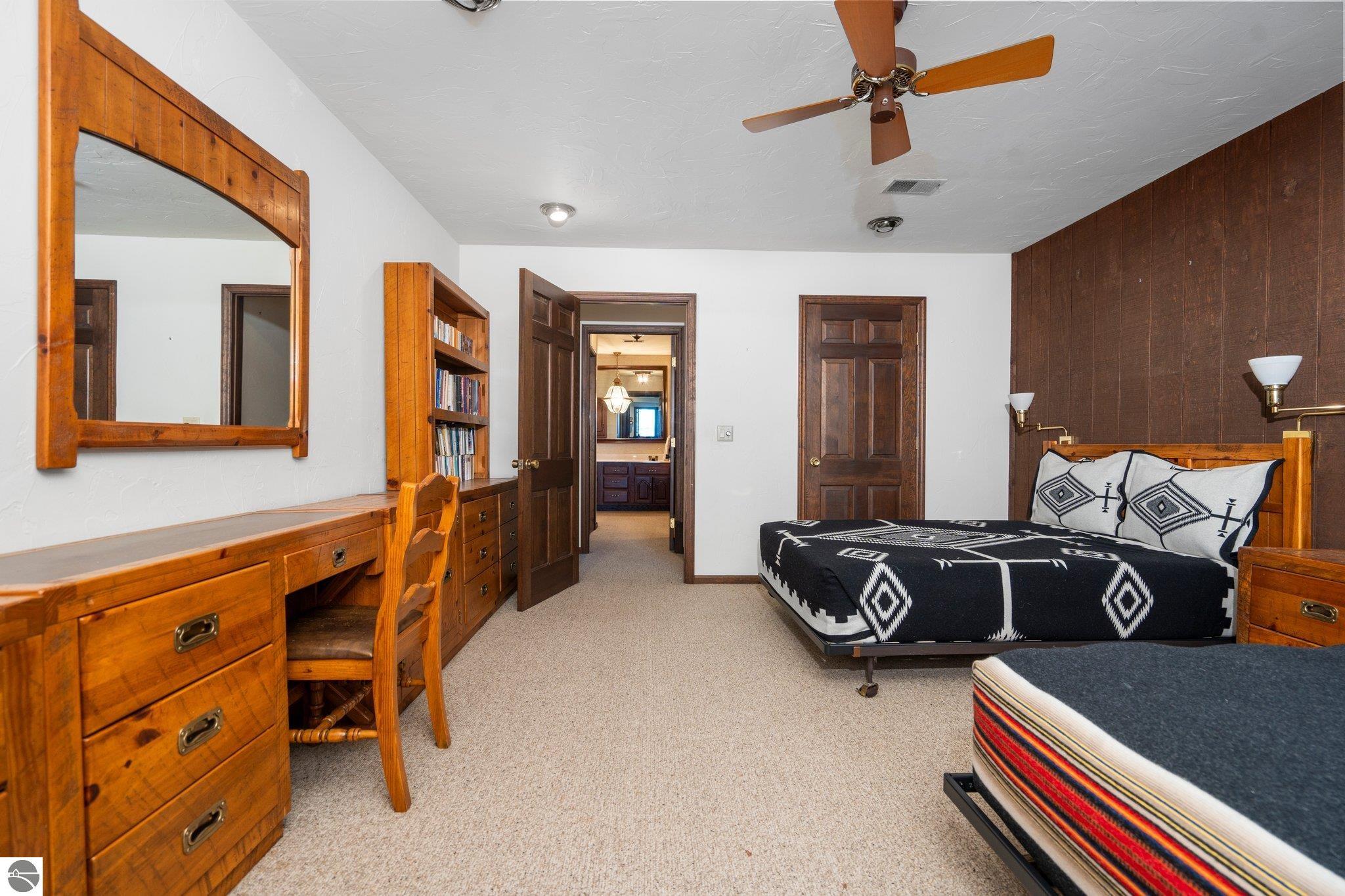 12150 N Seven Pines Road