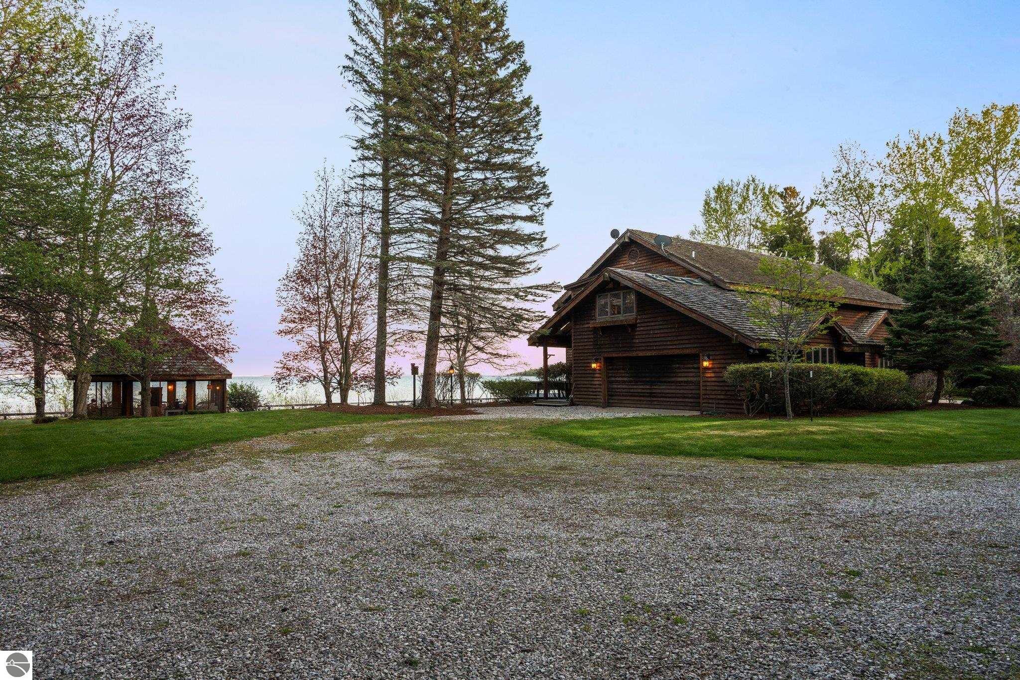 12150 N Seven Pines Road
