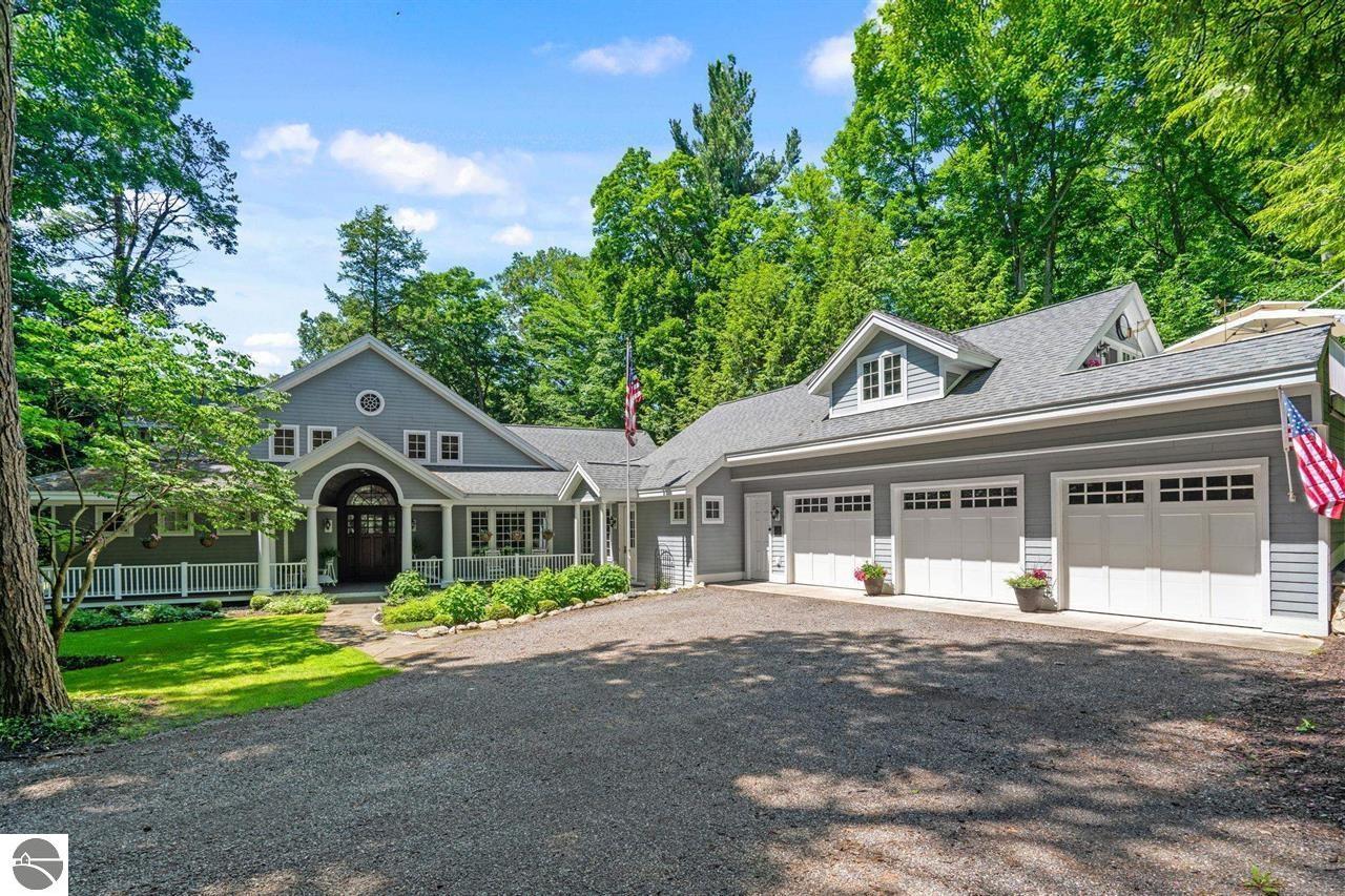 3155 N Country Club Commons