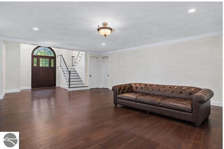 3155 N Country Club Commons