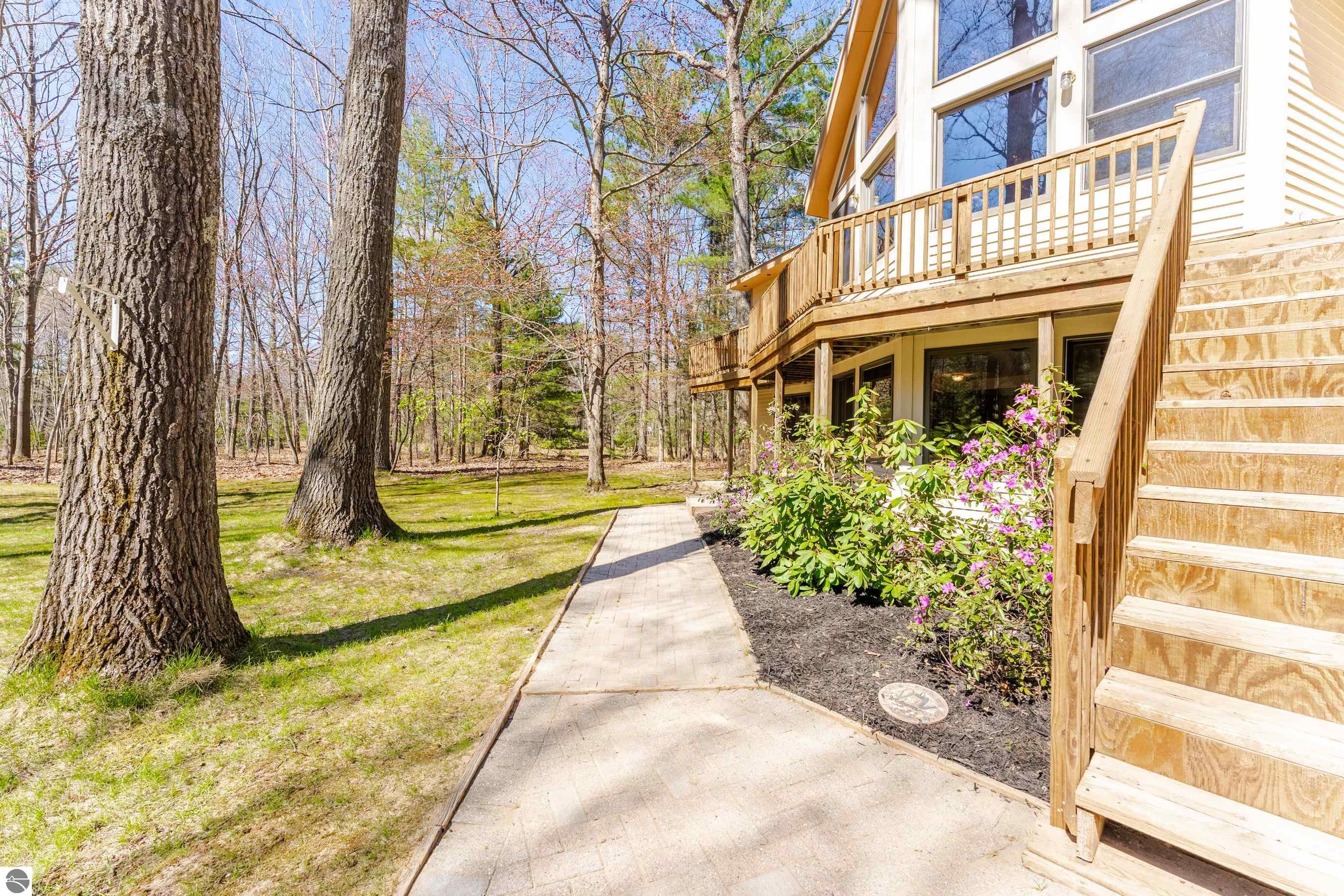 125 Dubonnet Trail