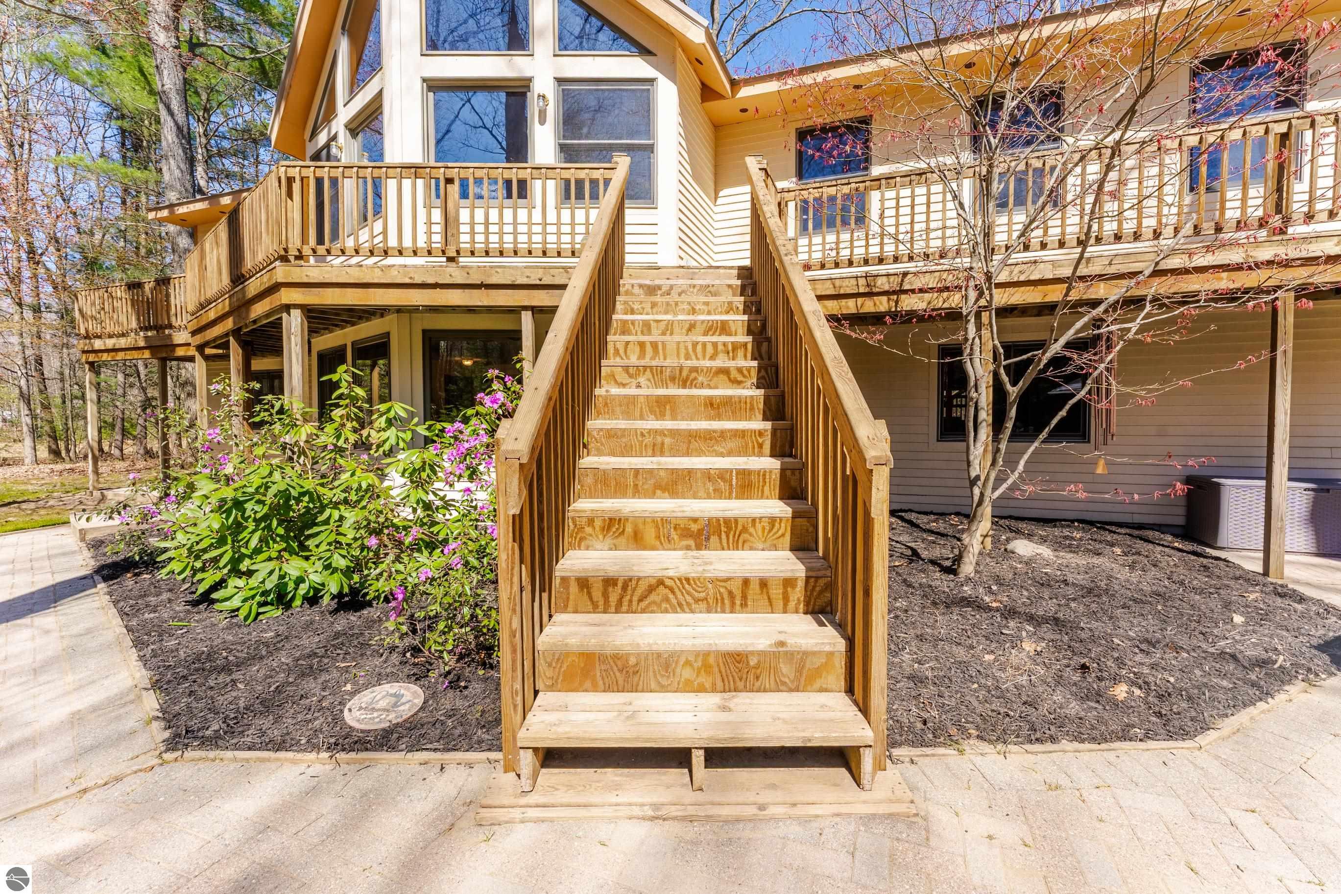 125 Dubonnet Trail