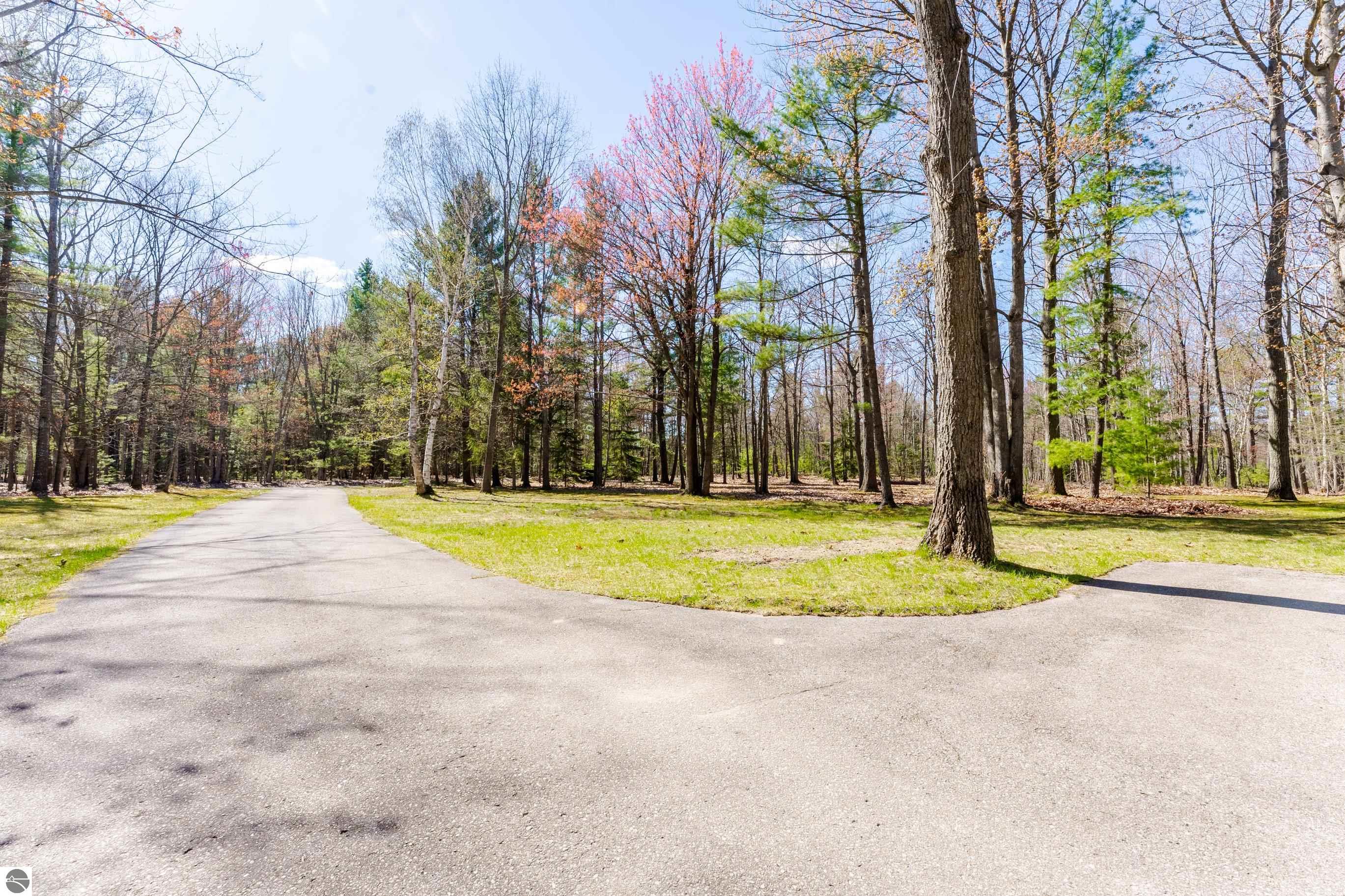 125 Dubonnet Trail