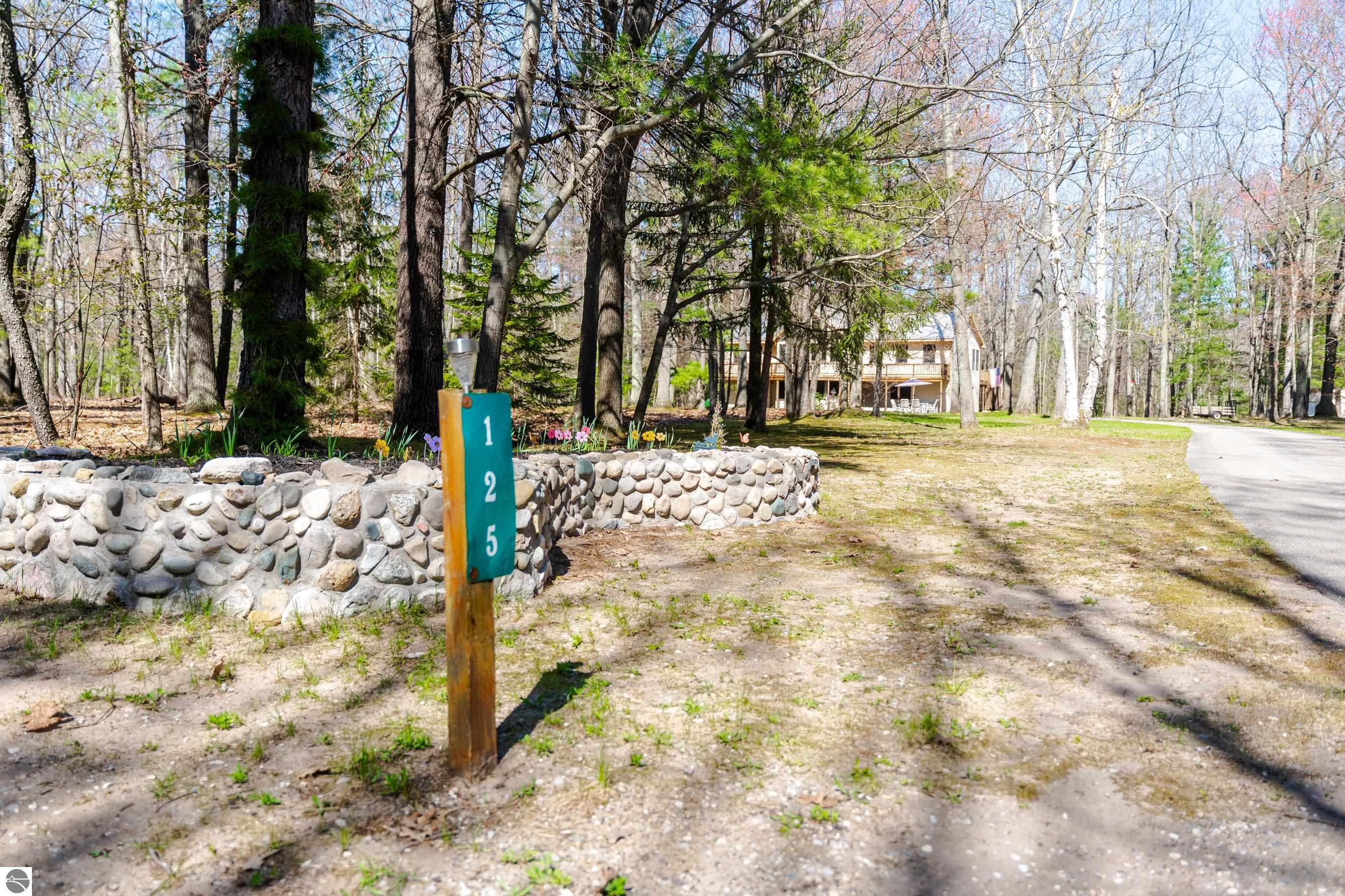 125 Dubonnet Trail