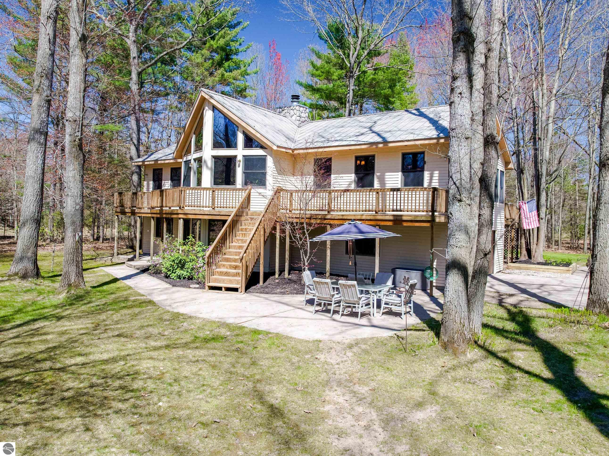 125 Dubonnet Trail