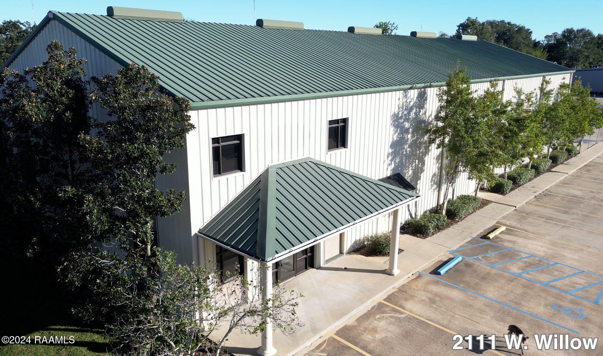 2111 W Willow Street