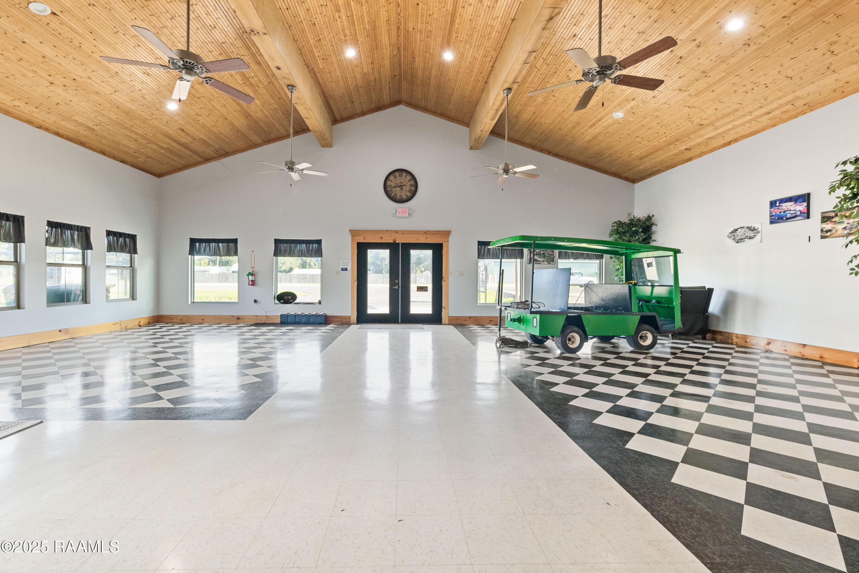 726 Veterans Memorial Drive