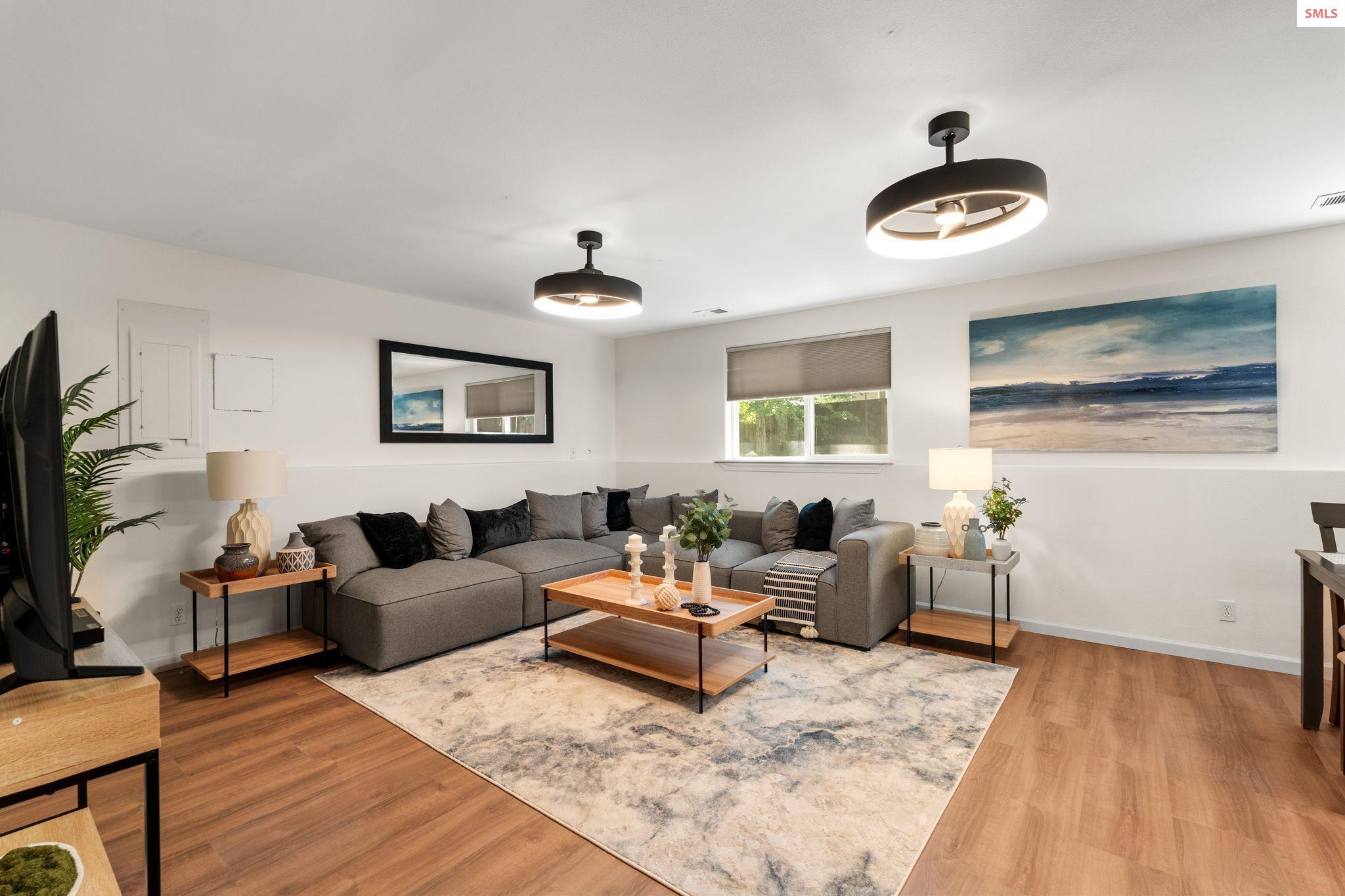 102 S Riverwood Court