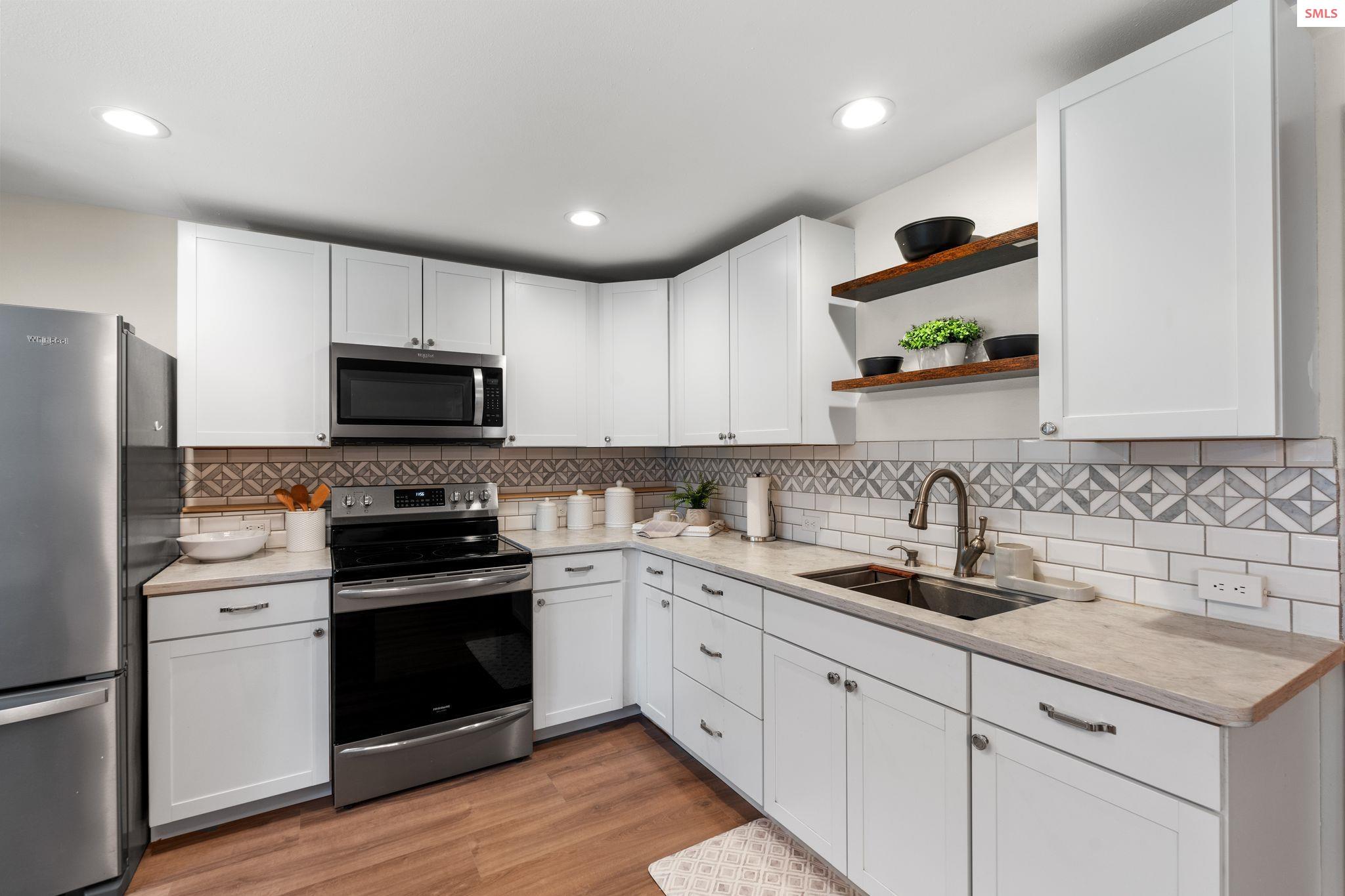 102 S Riverwood Court