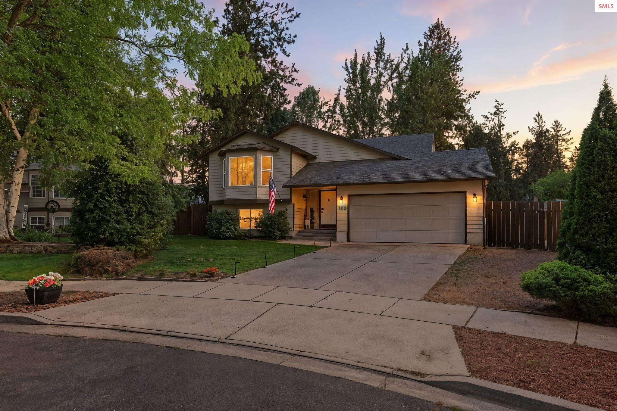 102 S Riverwood Court