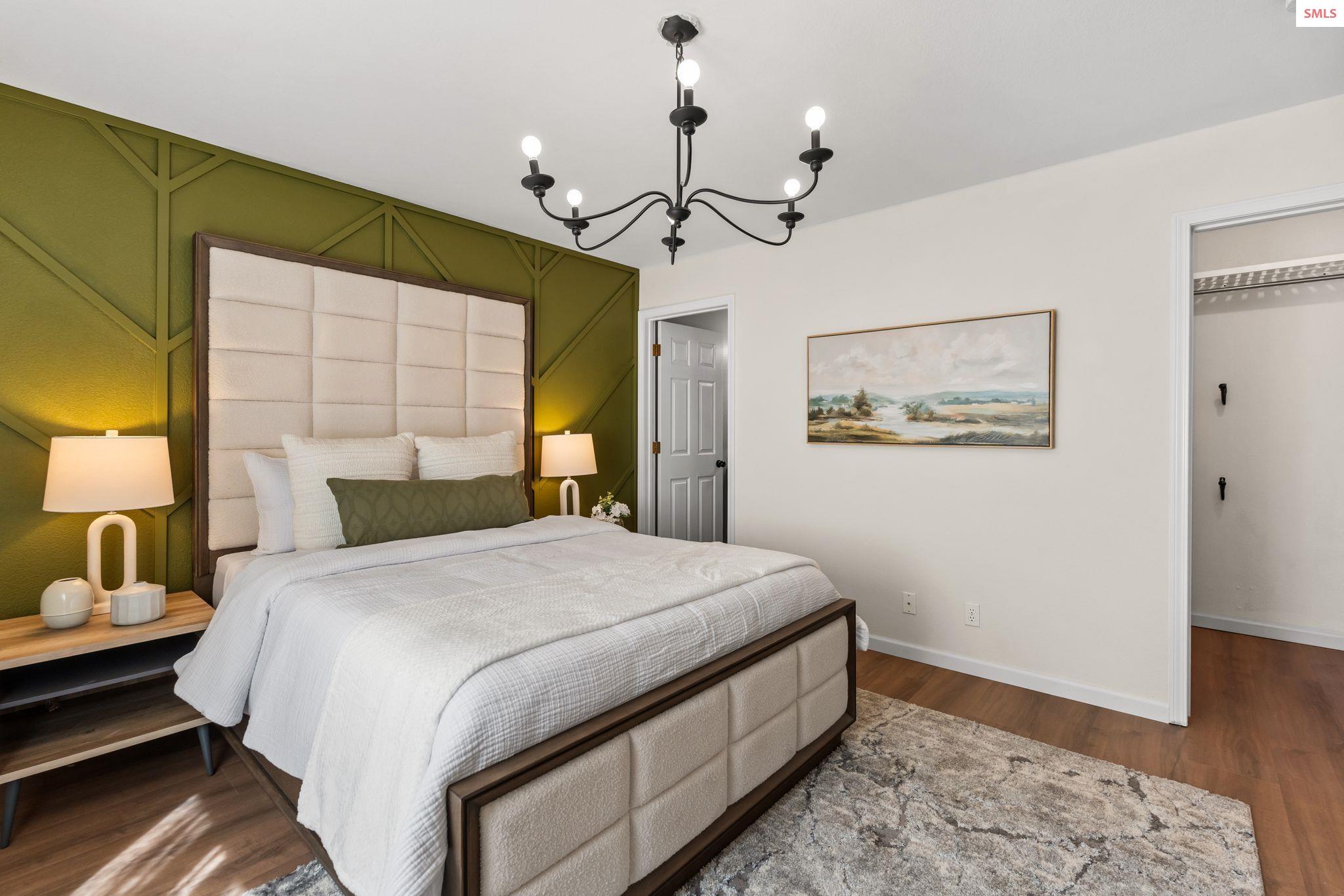 102 S Riverwood Court