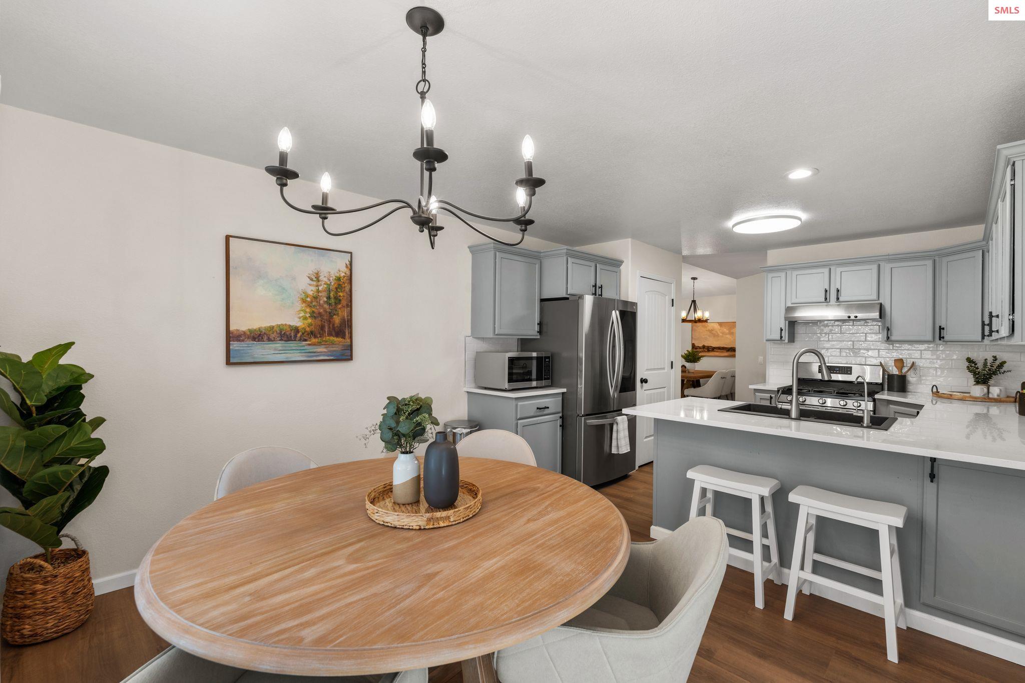102 S Riverwood Court