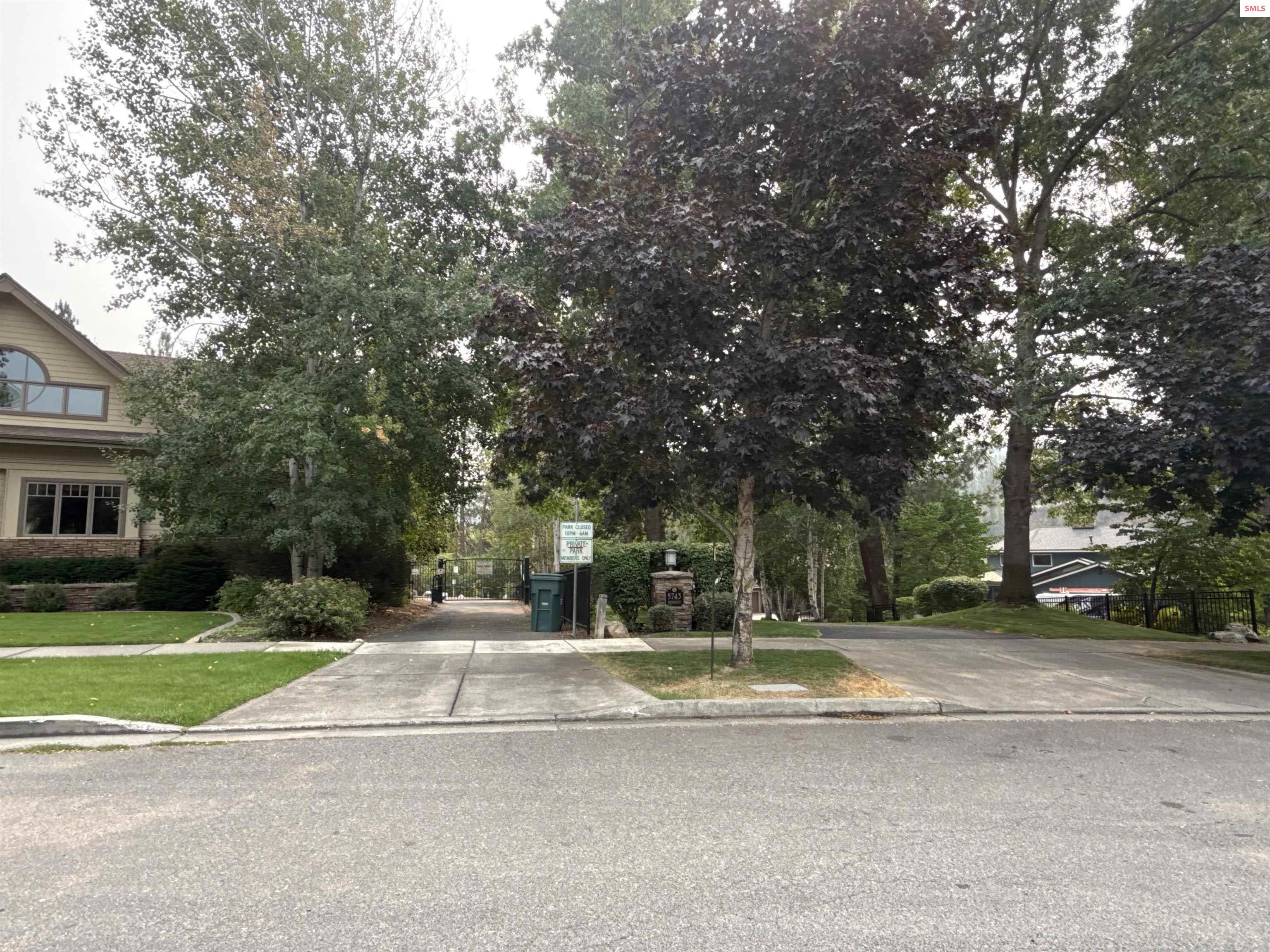 102 S Riverwood Court