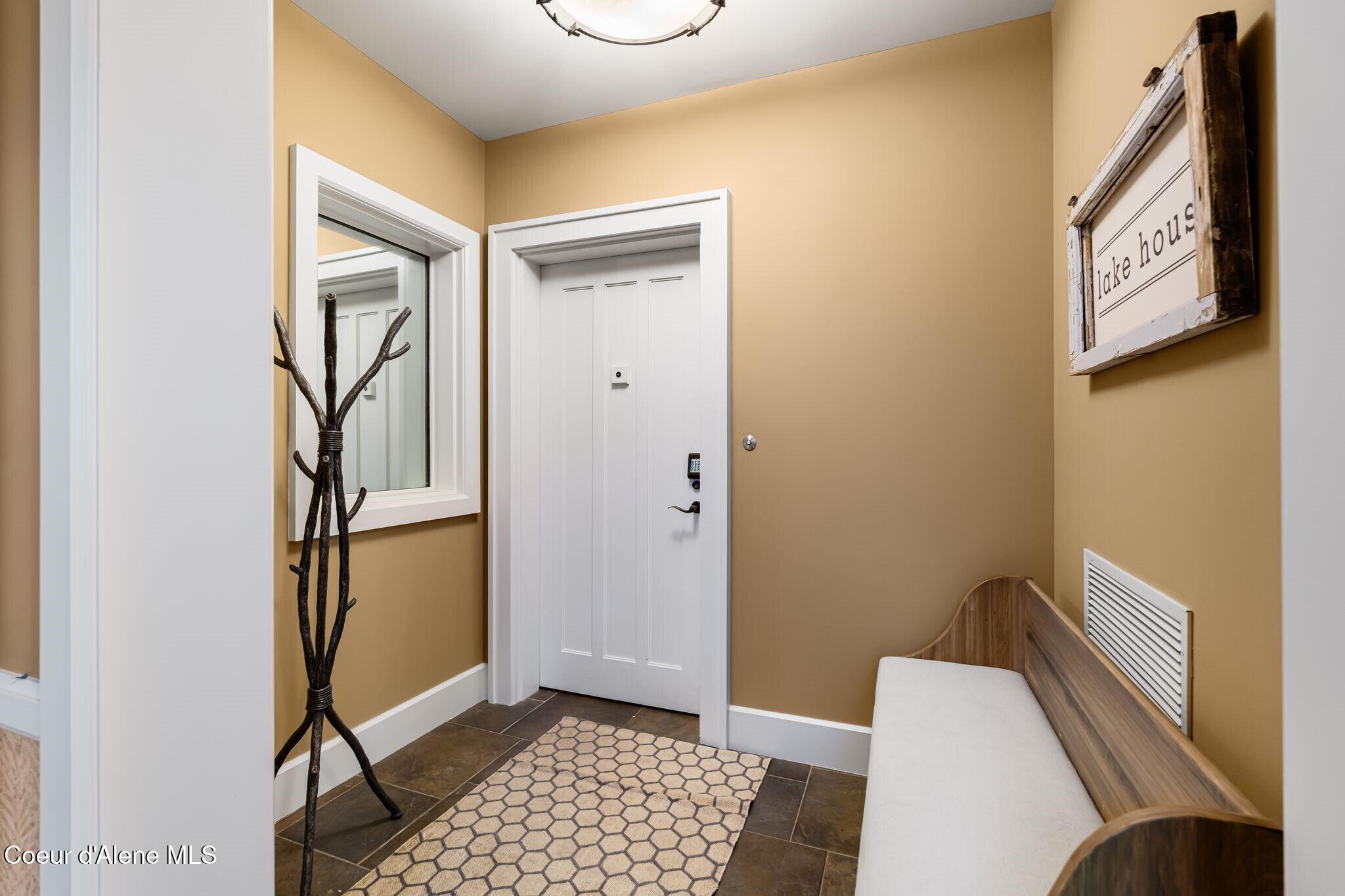 412 Sandpoint Avenue Unit: 334/335