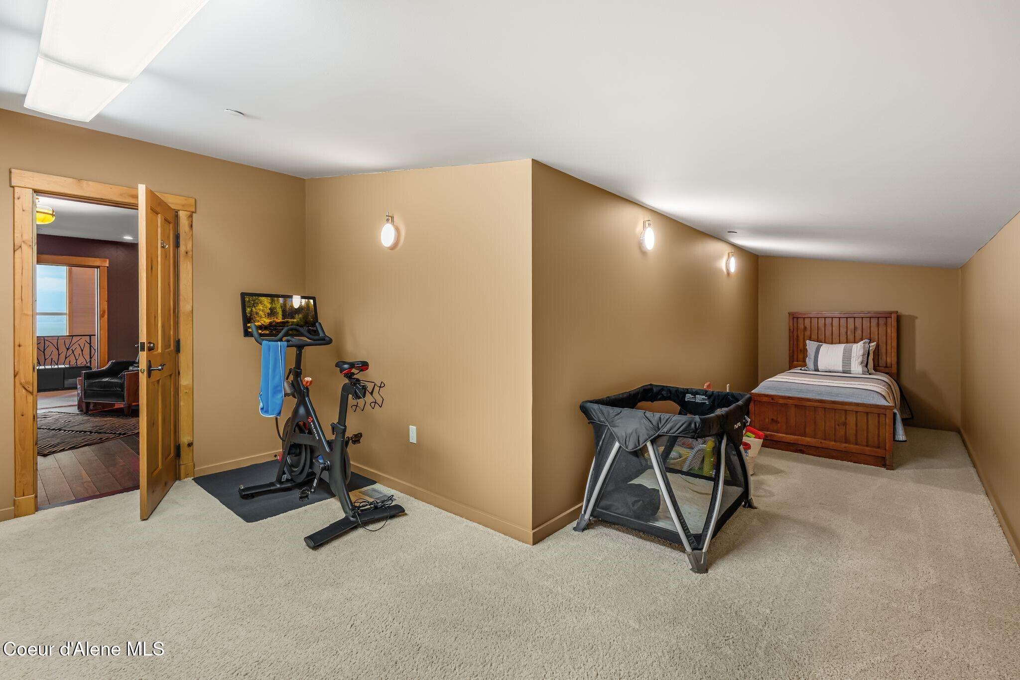 412 Sandpoint Avenue Unit: 334/335