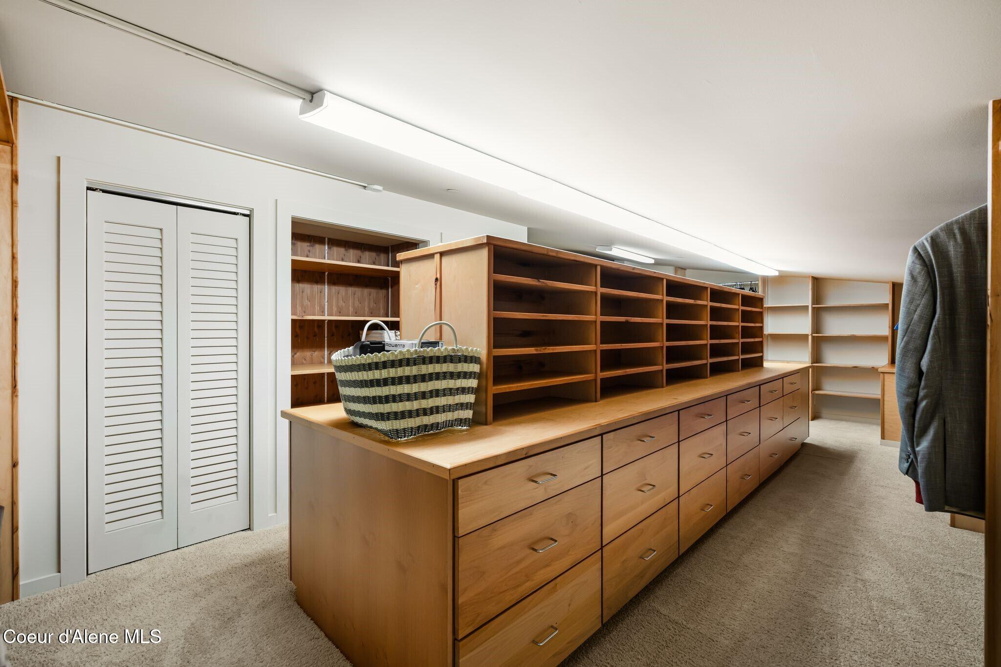 412 Sandpoint Avenue Unit: 334/335