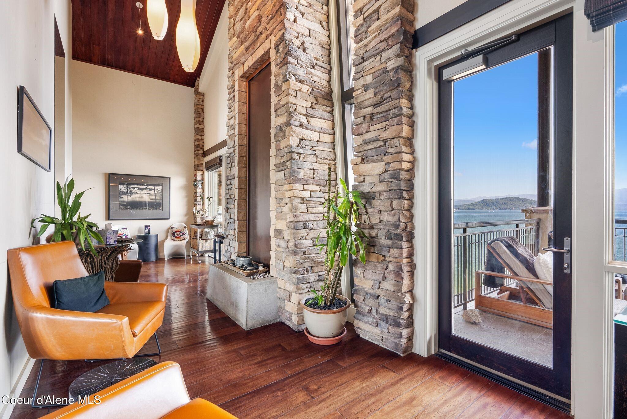 412 Sandpoint Avenue Unit: 334/335