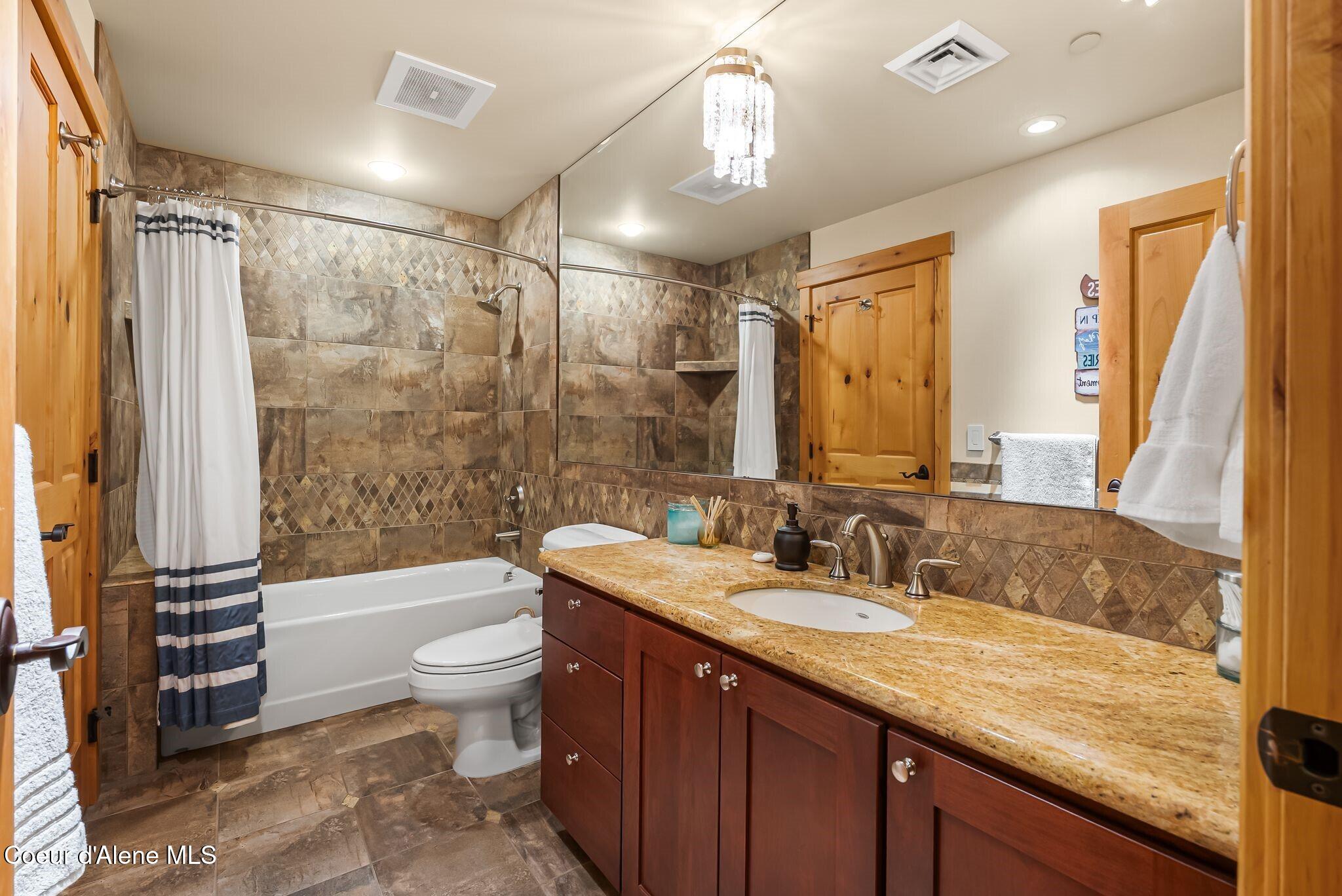 412 Sandpoint Avenue Unit: 334/335