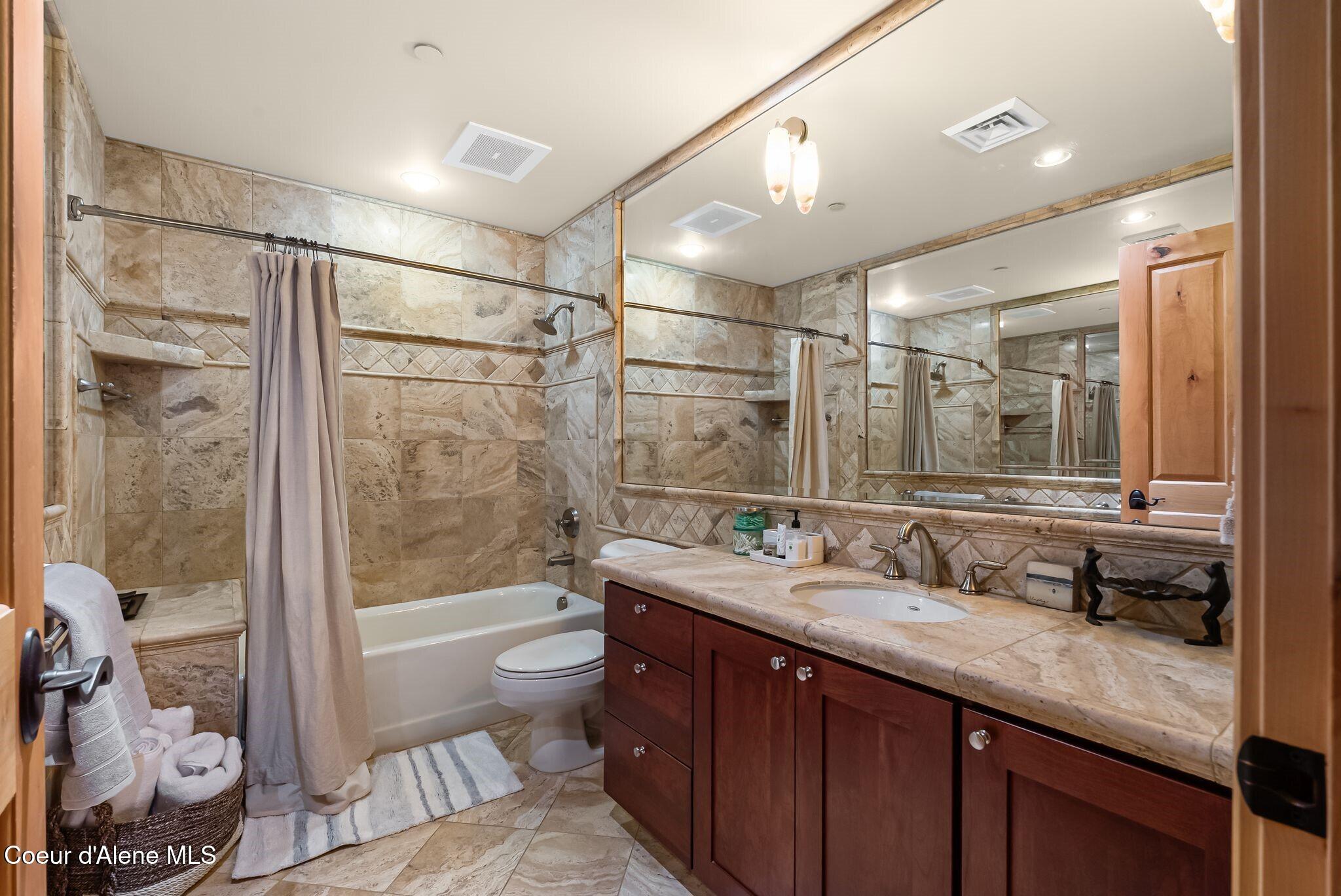 412 Sandpoint Avenue Unit: 334/335