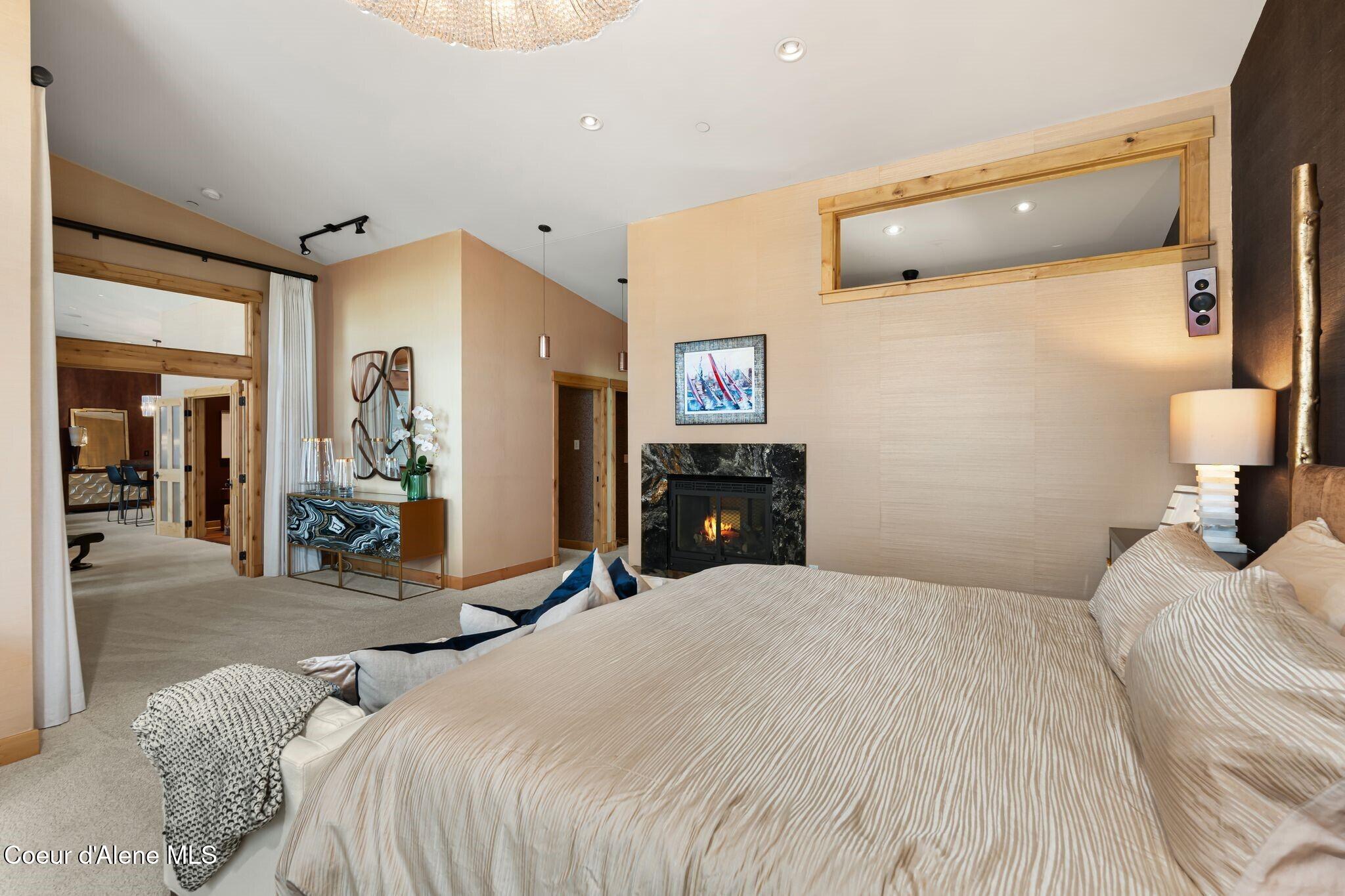 412 Sandpoint Avenue Unit: 334/335