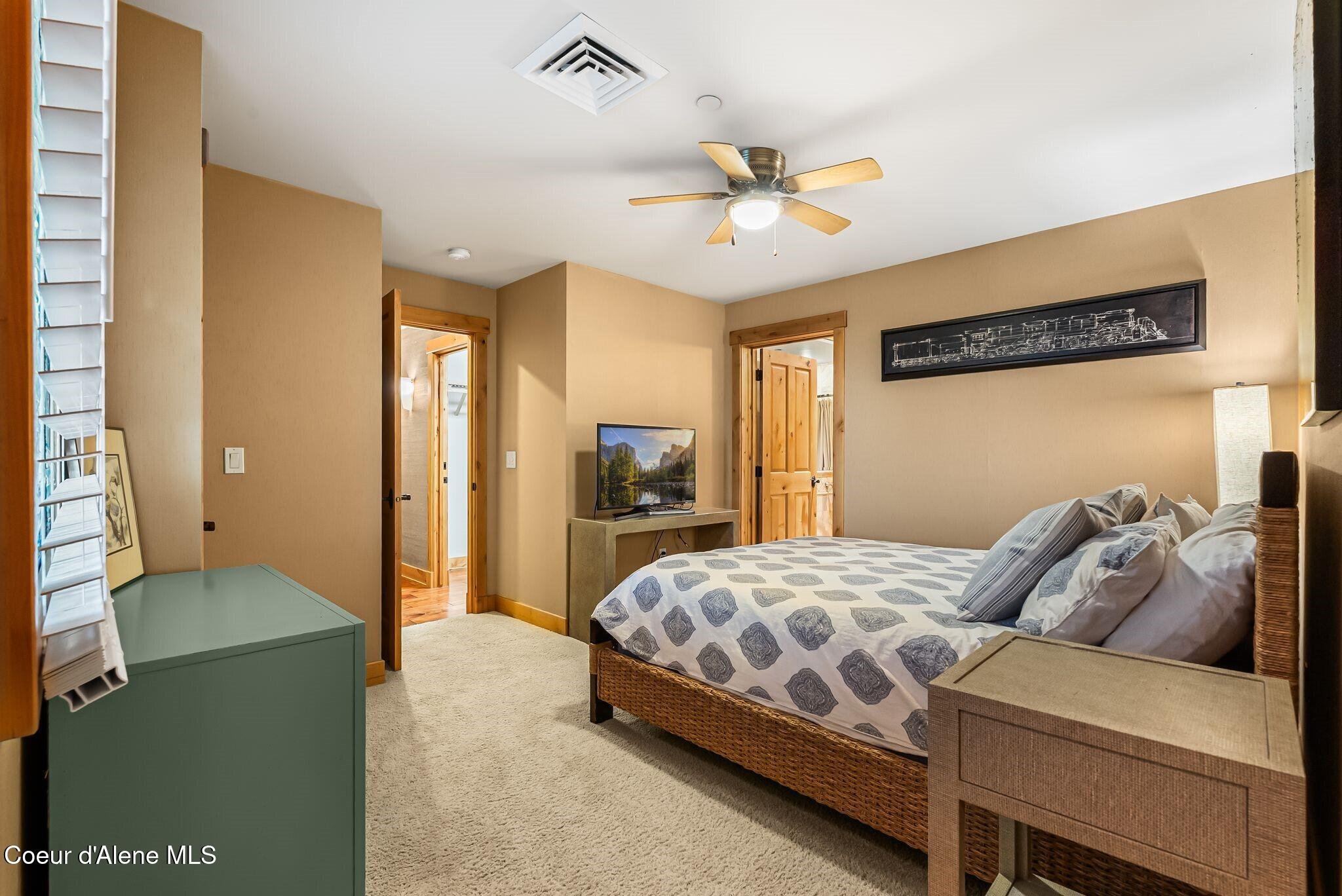 412 Sandpoint Avenue Unit: 334/335