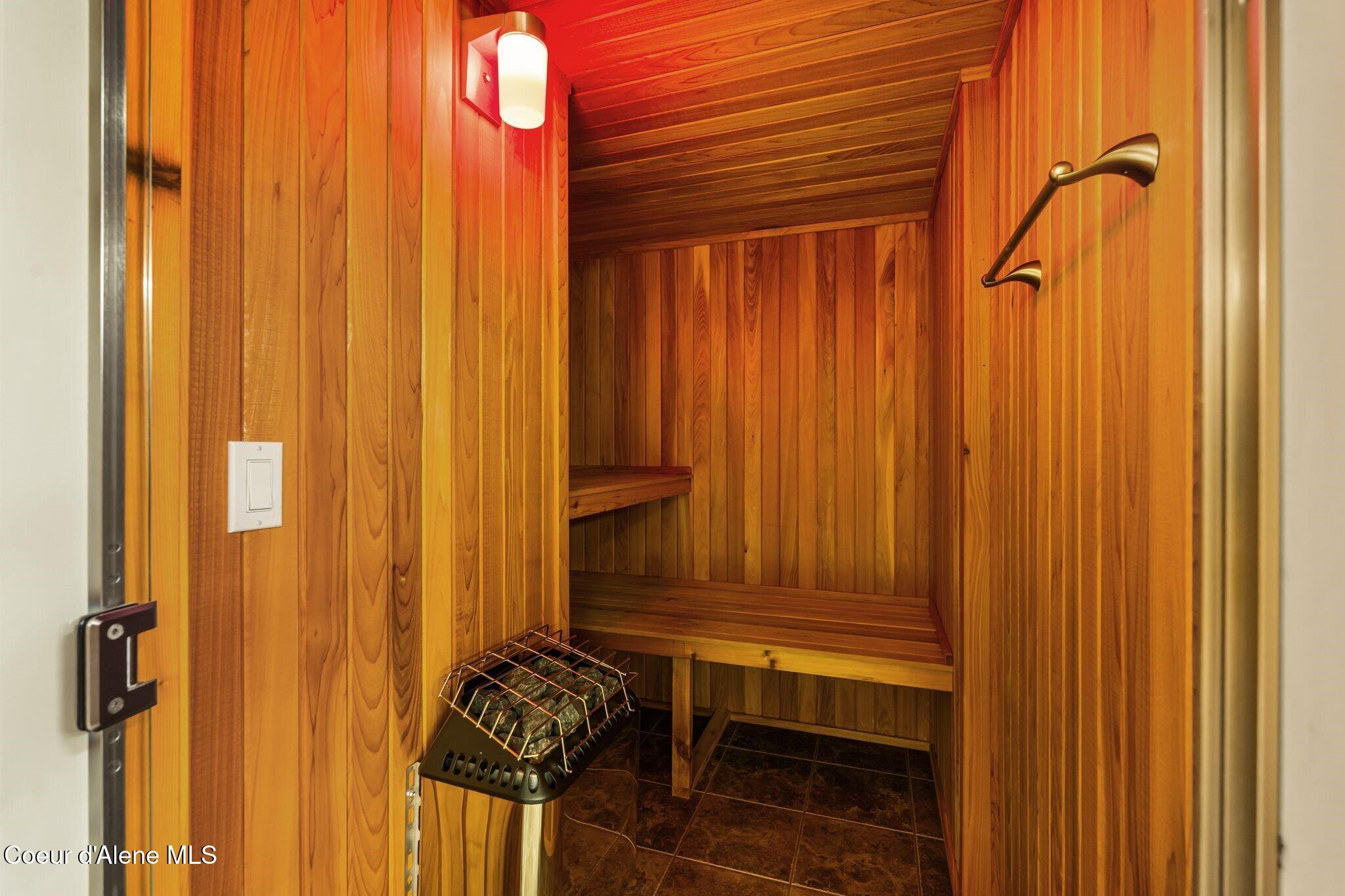 412 Sandpoint Avenue Unit: 334/335