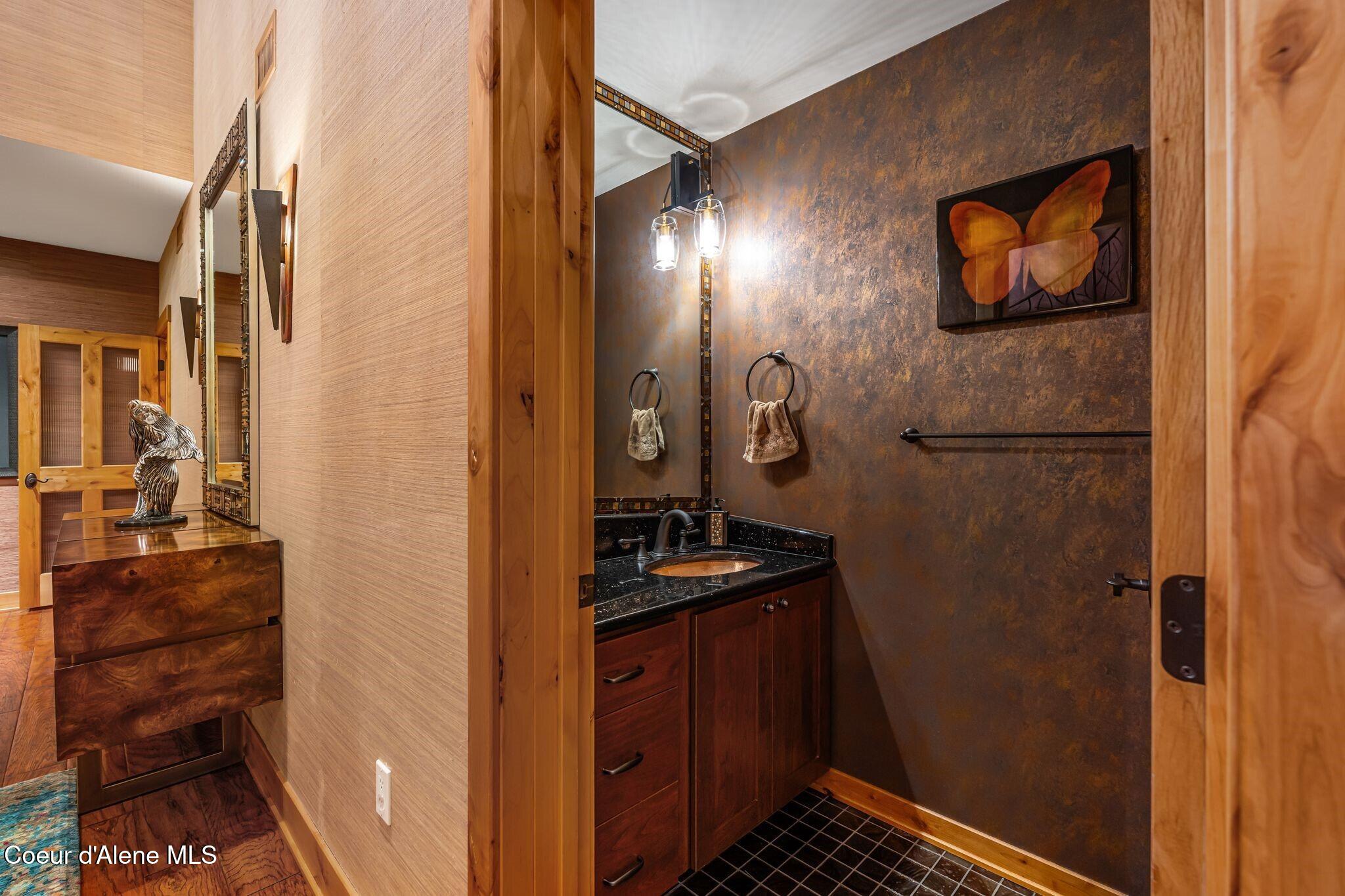 412 Sandpoint Avenue Unit: 334/335